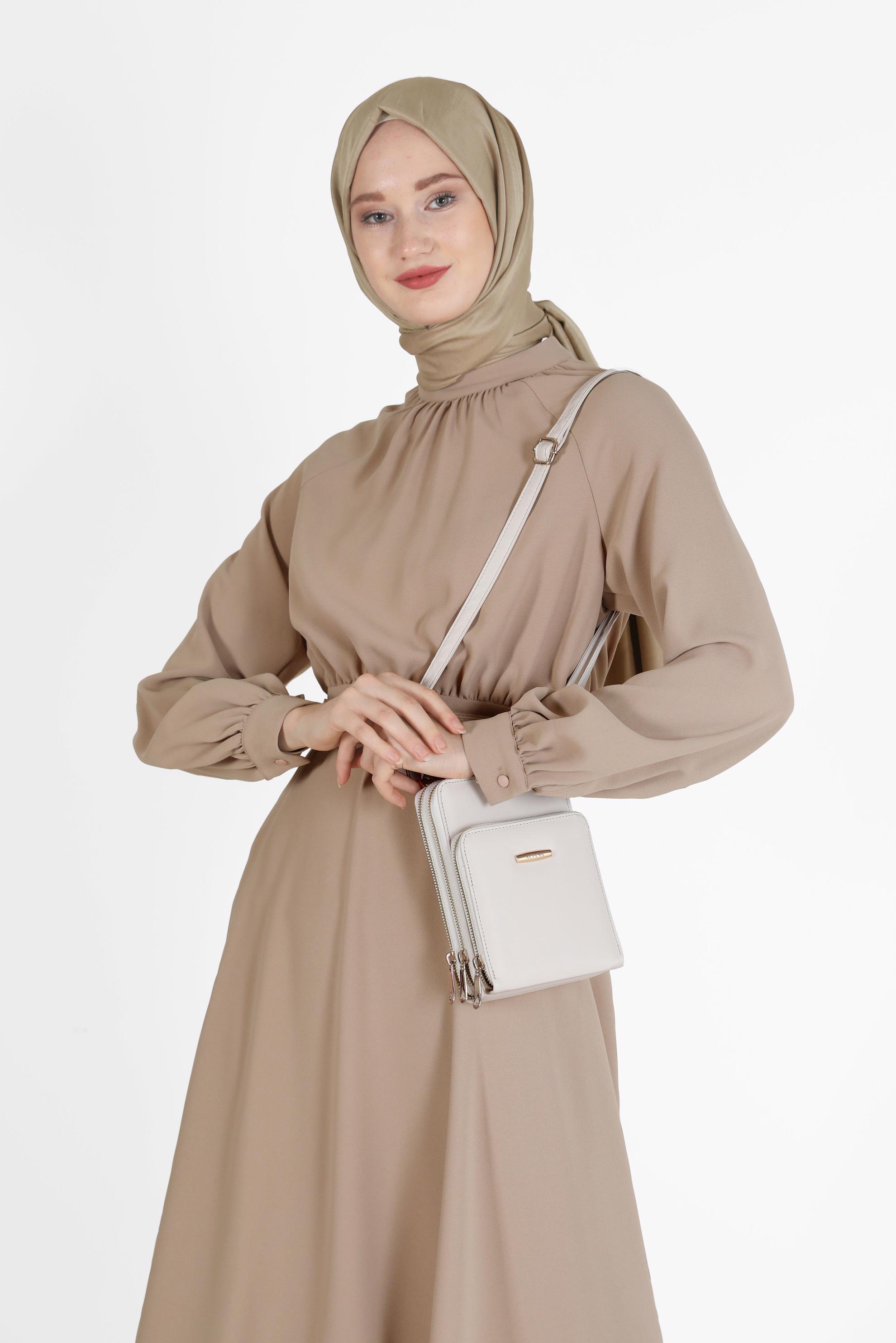 Tesettür giyim BEJ BELİ KUŞAKLI KREP ELBİSE 42298 