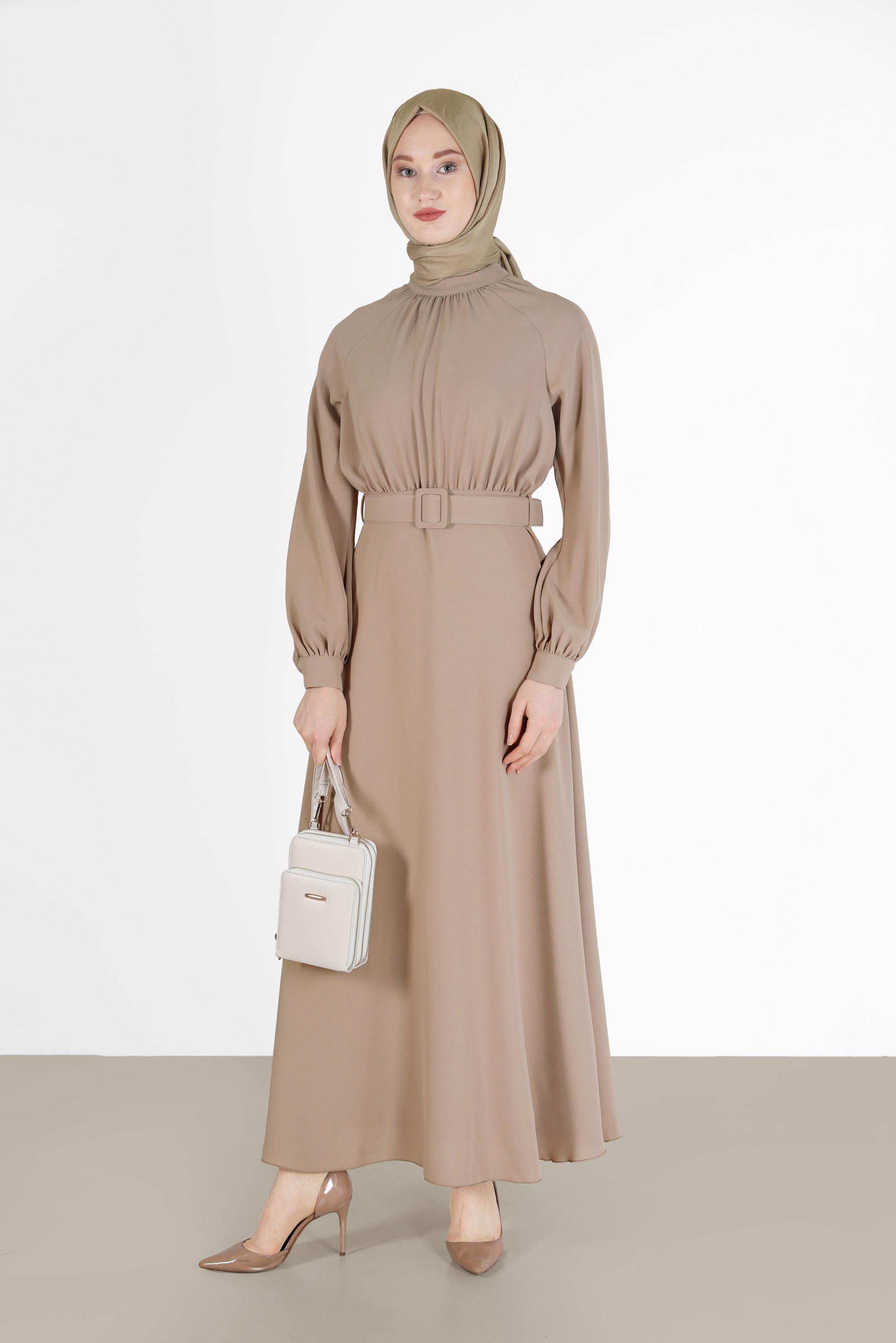Tesettür giyim BEJ BELİ KUŞAKLI KREP ELBİSE 42298 