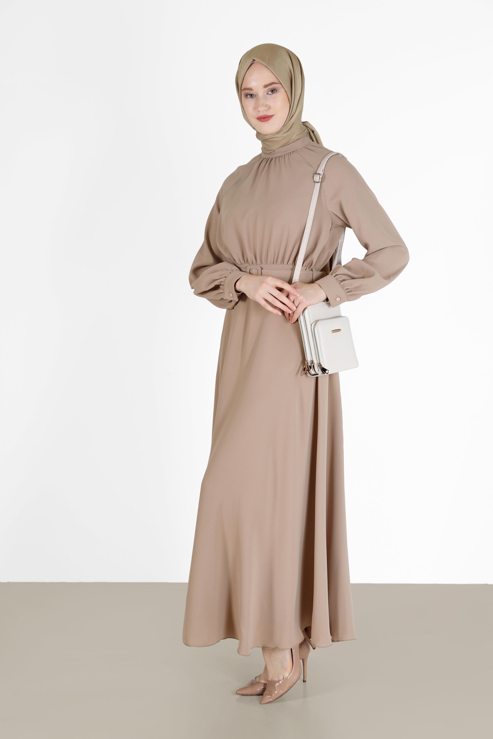 Tesettür giyim BEJ BELİ KUŞAKLI KREP ELBİSE 42298 