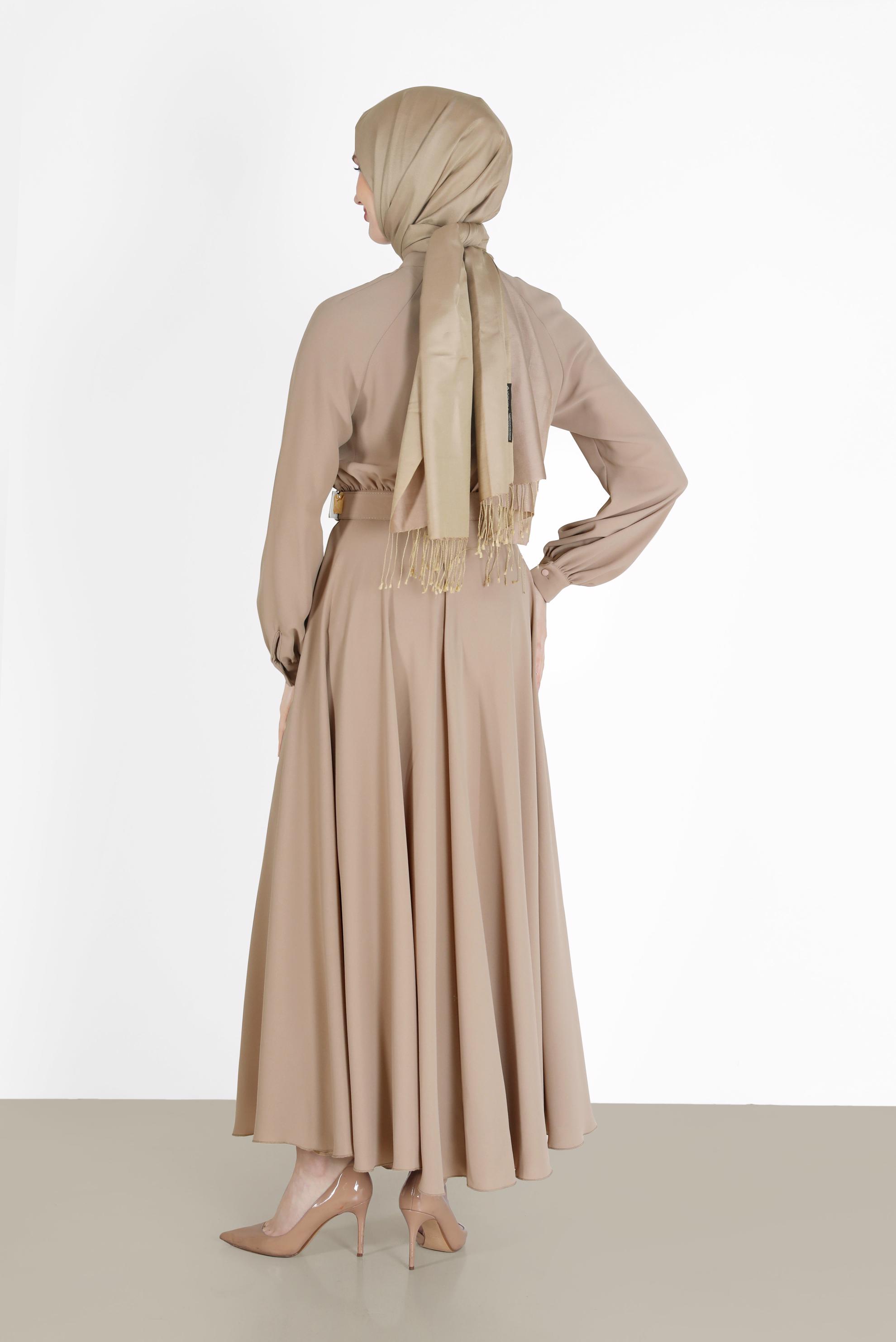 Tesettür giyim BEJ BELİ KUŞAKLI KREP ELBİSE 42298 