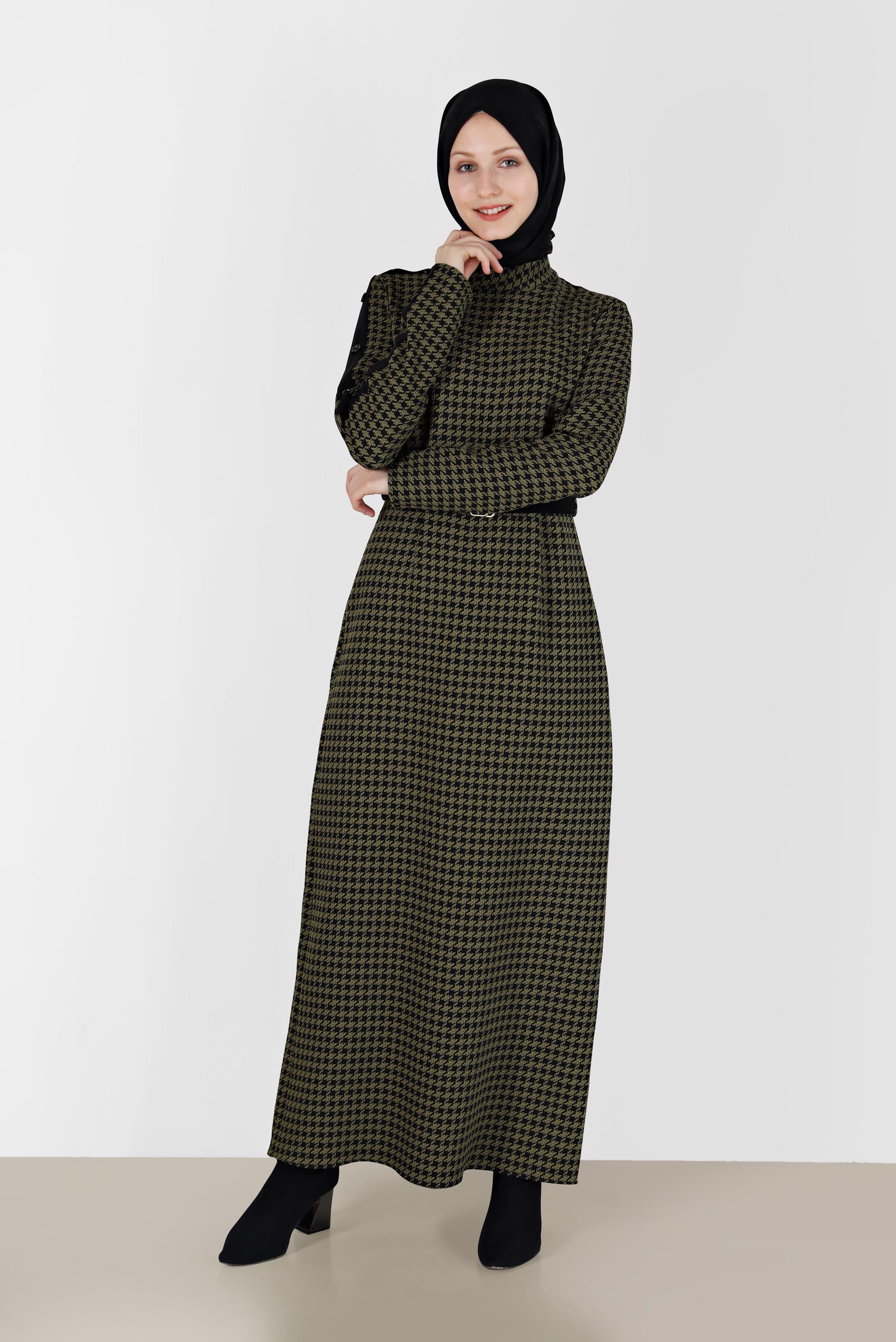 Tesettür giyim YEŞİL KOLLARI DÜĞME  DETAYLI KAZAYAĞI DESEN ELBİSE 42316-1 