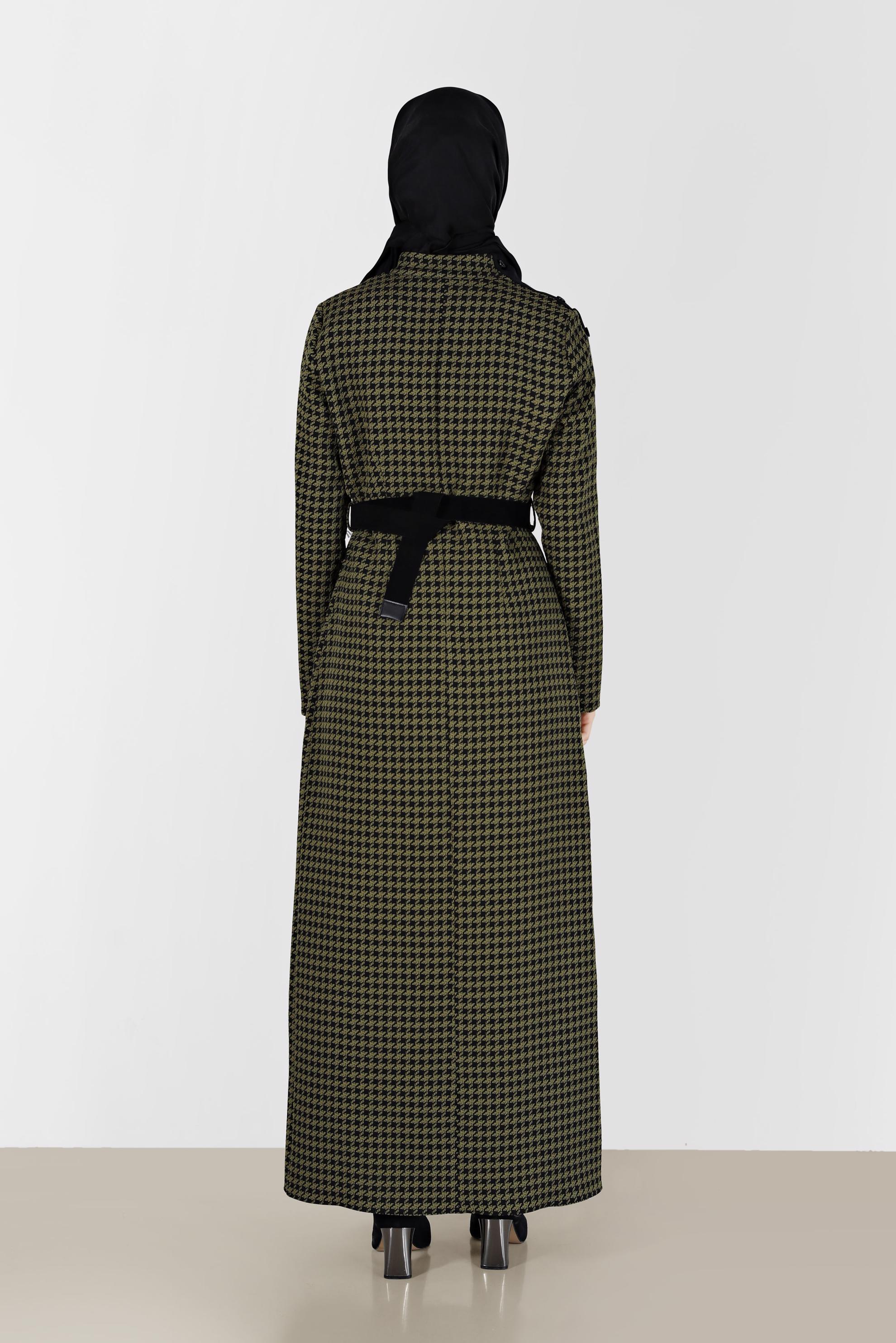 Tesettür giyim YEŞİL KOLLARI DÜĞME  DETAYLI KAZAYAĞI DESEN ELBİSE 42316-1 