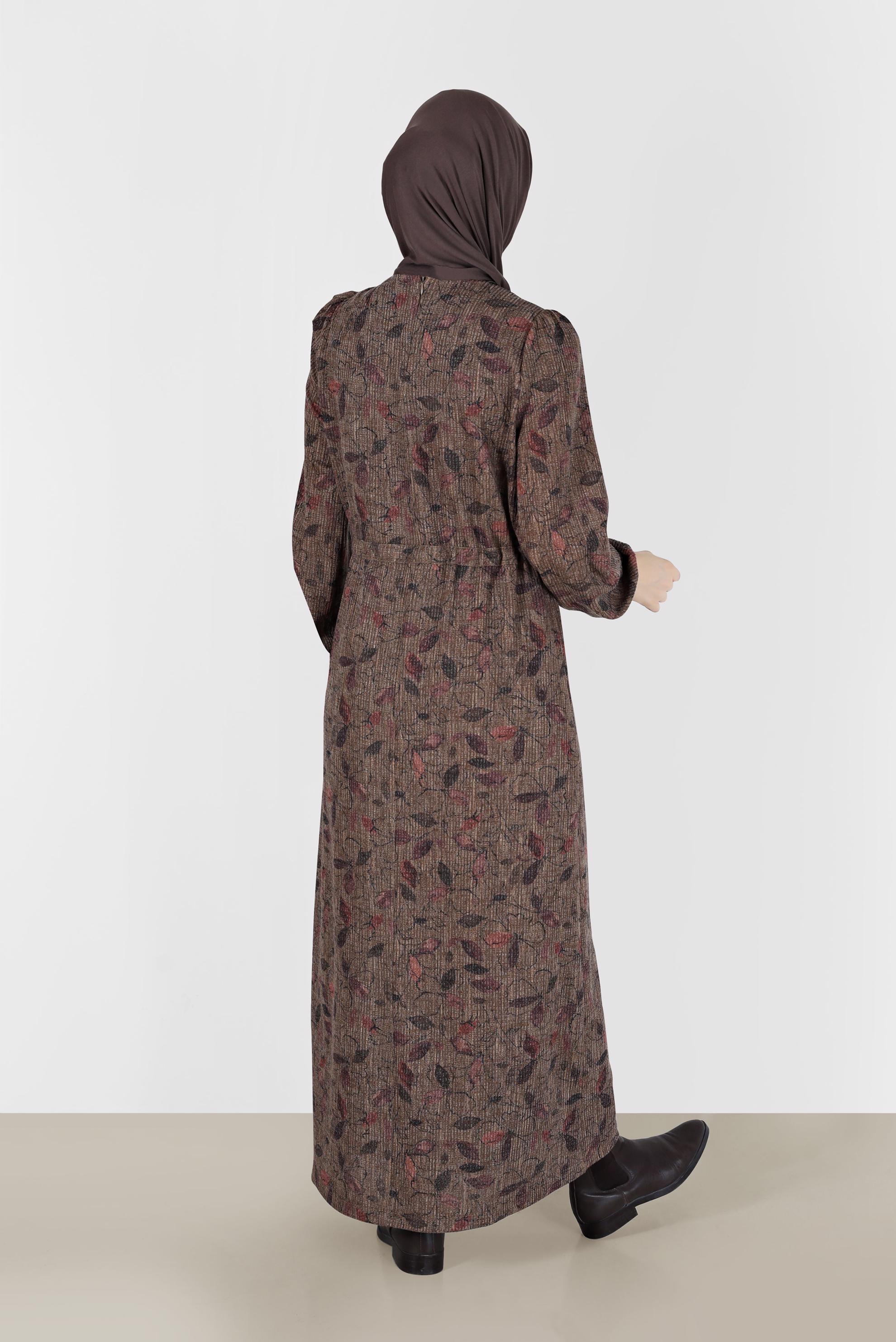 Tesettür giyim VİZON BELİ BÜZGÜLÜ MANŞETLERİ LASTİKLİ DESENLİ ELBİSE 42336 