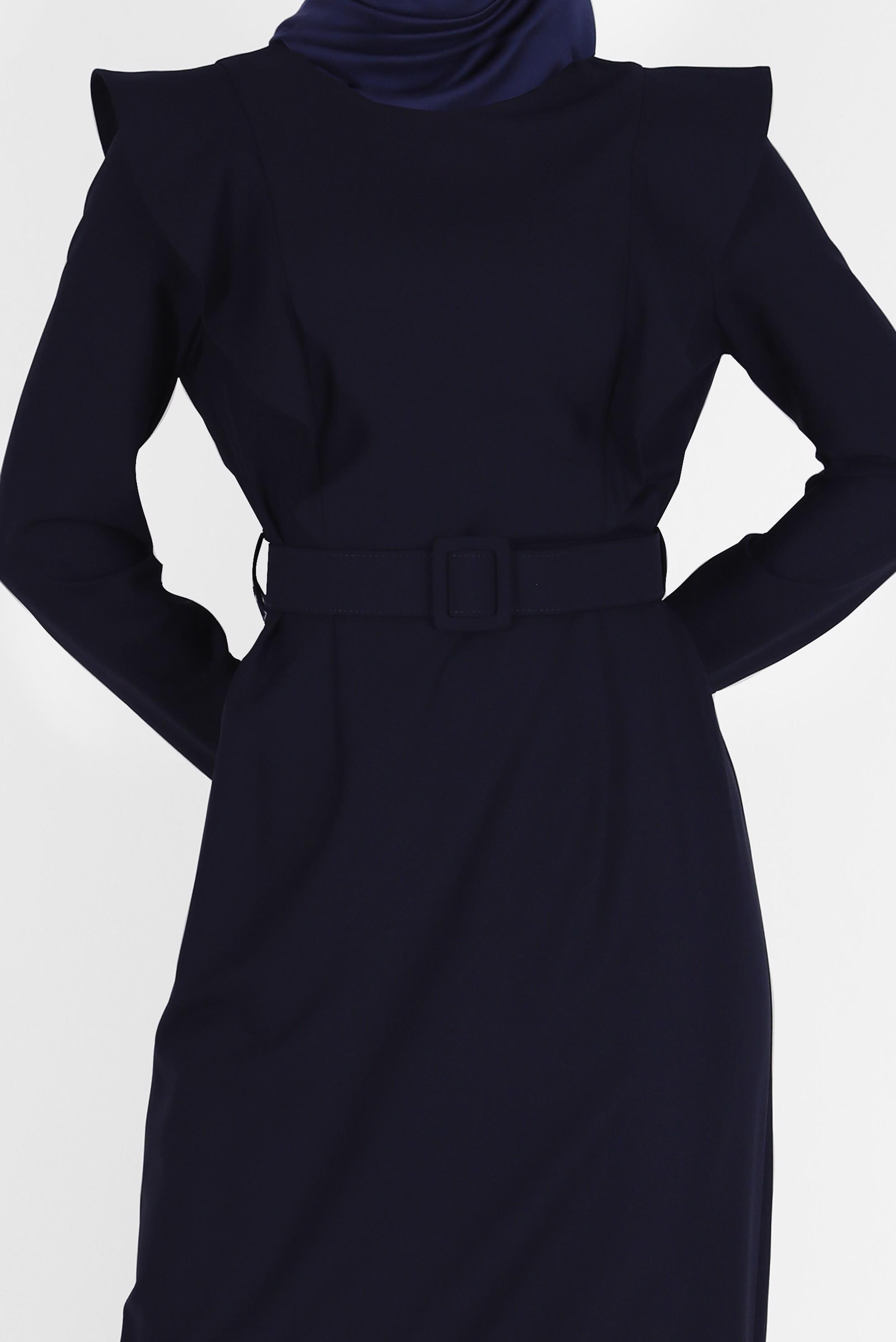 Tesettür giyim LACİVERT VATKA GÖRÜNÜMLÜ KEMERLİ ELBİSE 42367 