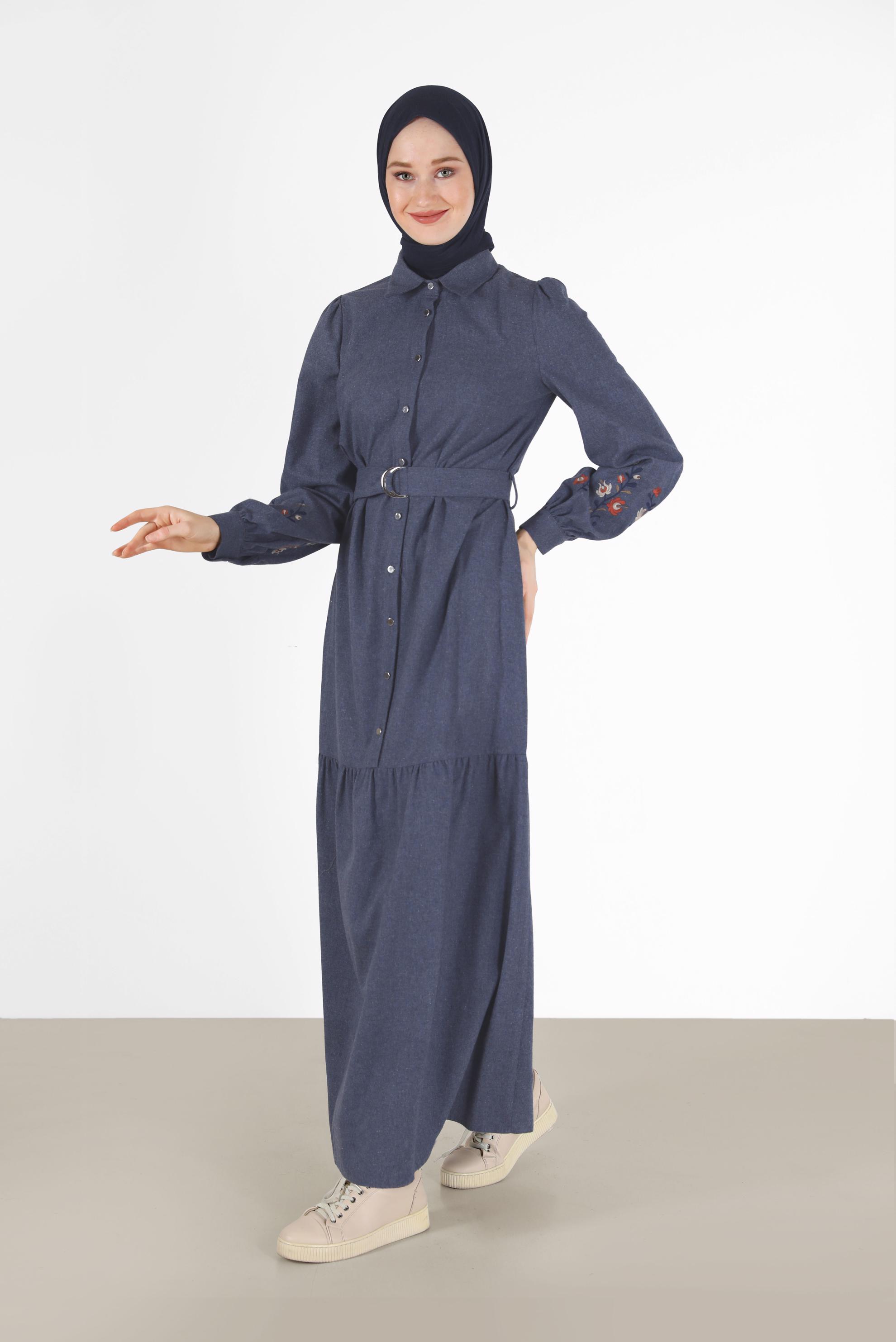 Tesettür giyim LACİVERT KOLLARI İŞLEMELİ KUŞAKLI ELBİSE 42379 