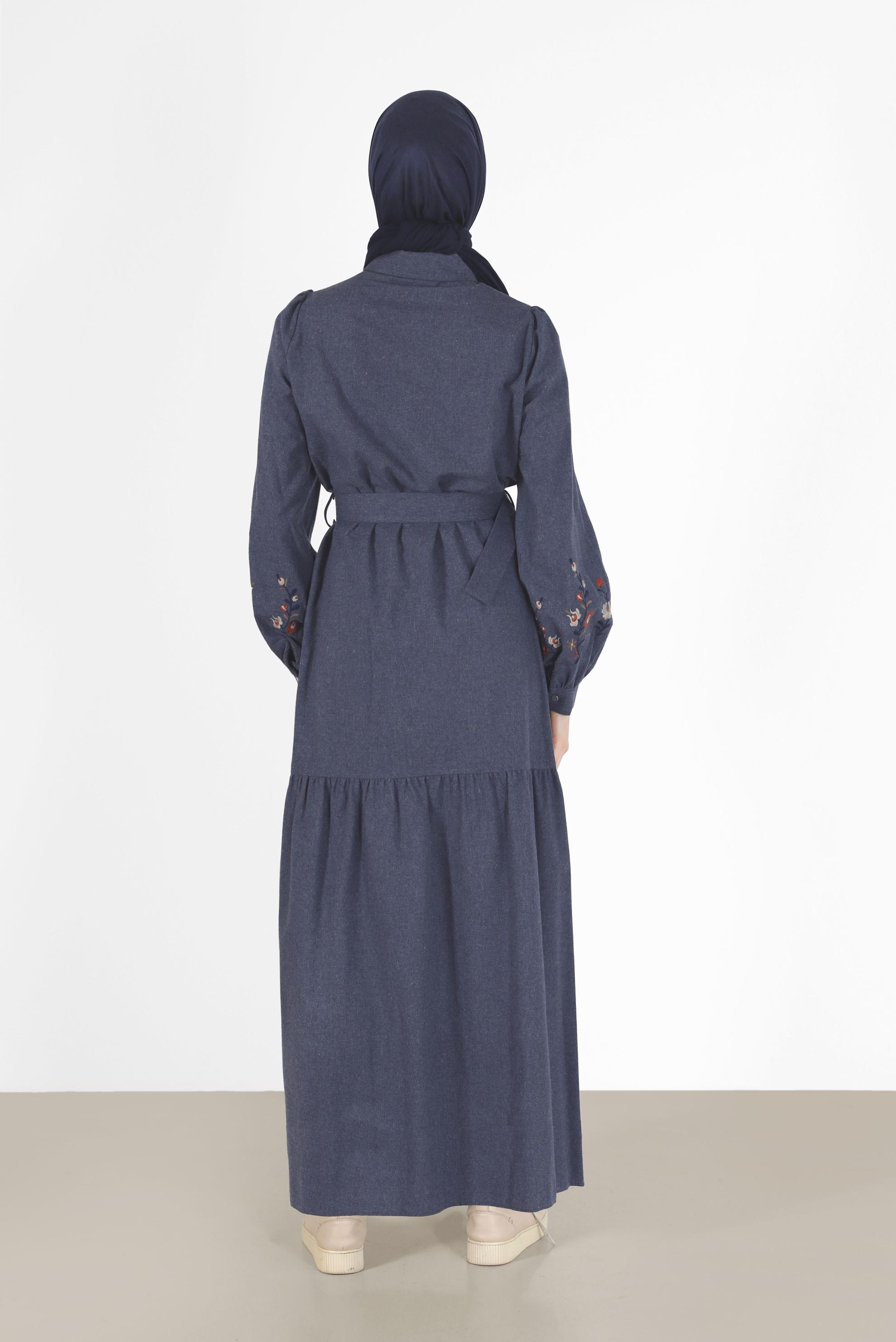 Tesettür giyim LACİVERT KOLLARI İŞLEMELİ KUŞAKLI ELBİSE 42379 