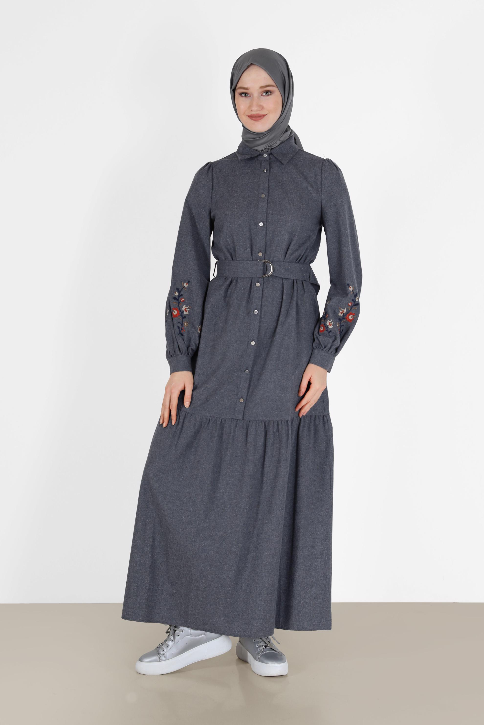 Tesettür giyim LACİVERT KOLLARI İŞLEMELİ KUŞAKLI ELBİSE 42379 