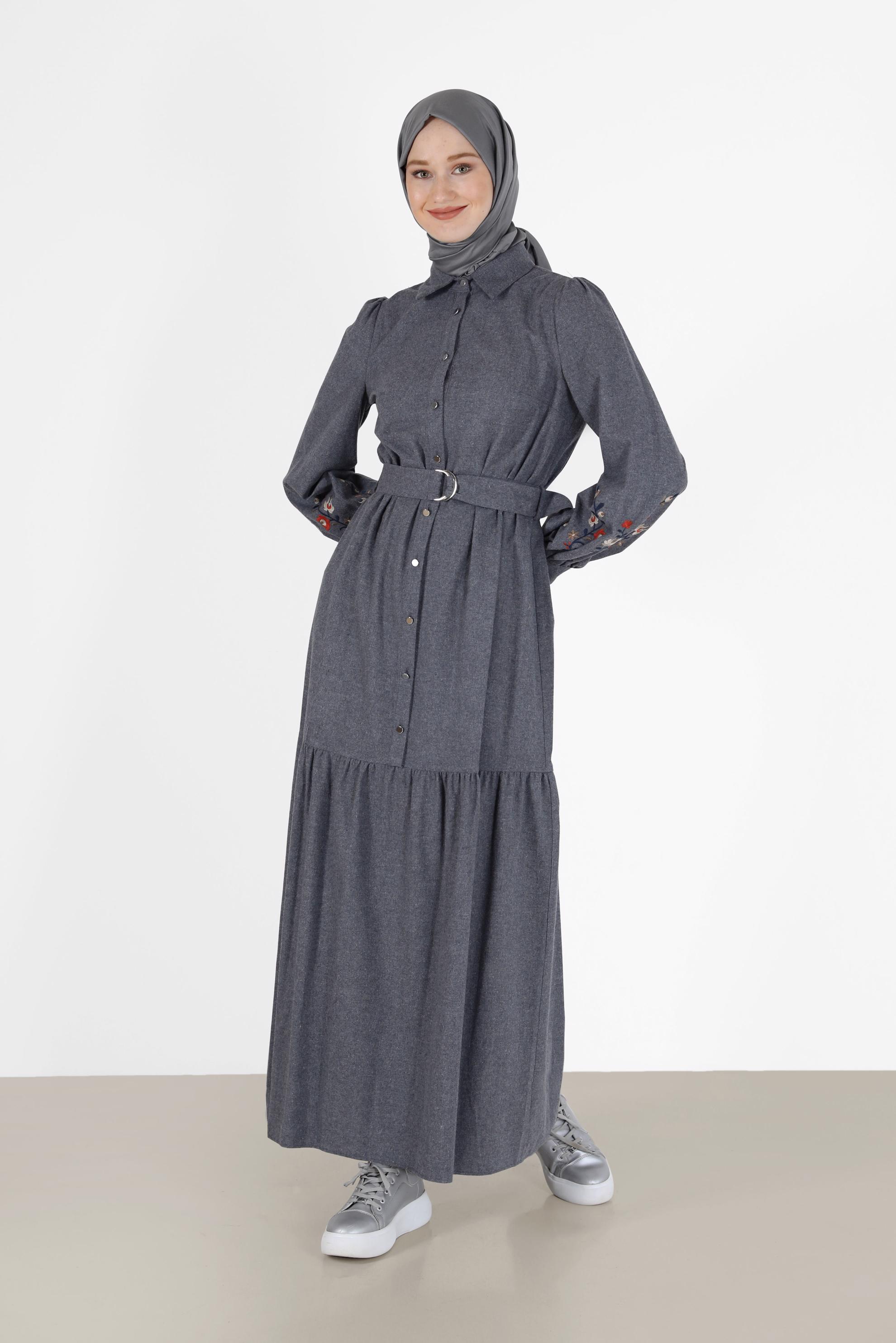 Tesettür giyim LACİVERT KOLLARI İŞLEMELİ KUŞAKLI ELBİSE 42379 