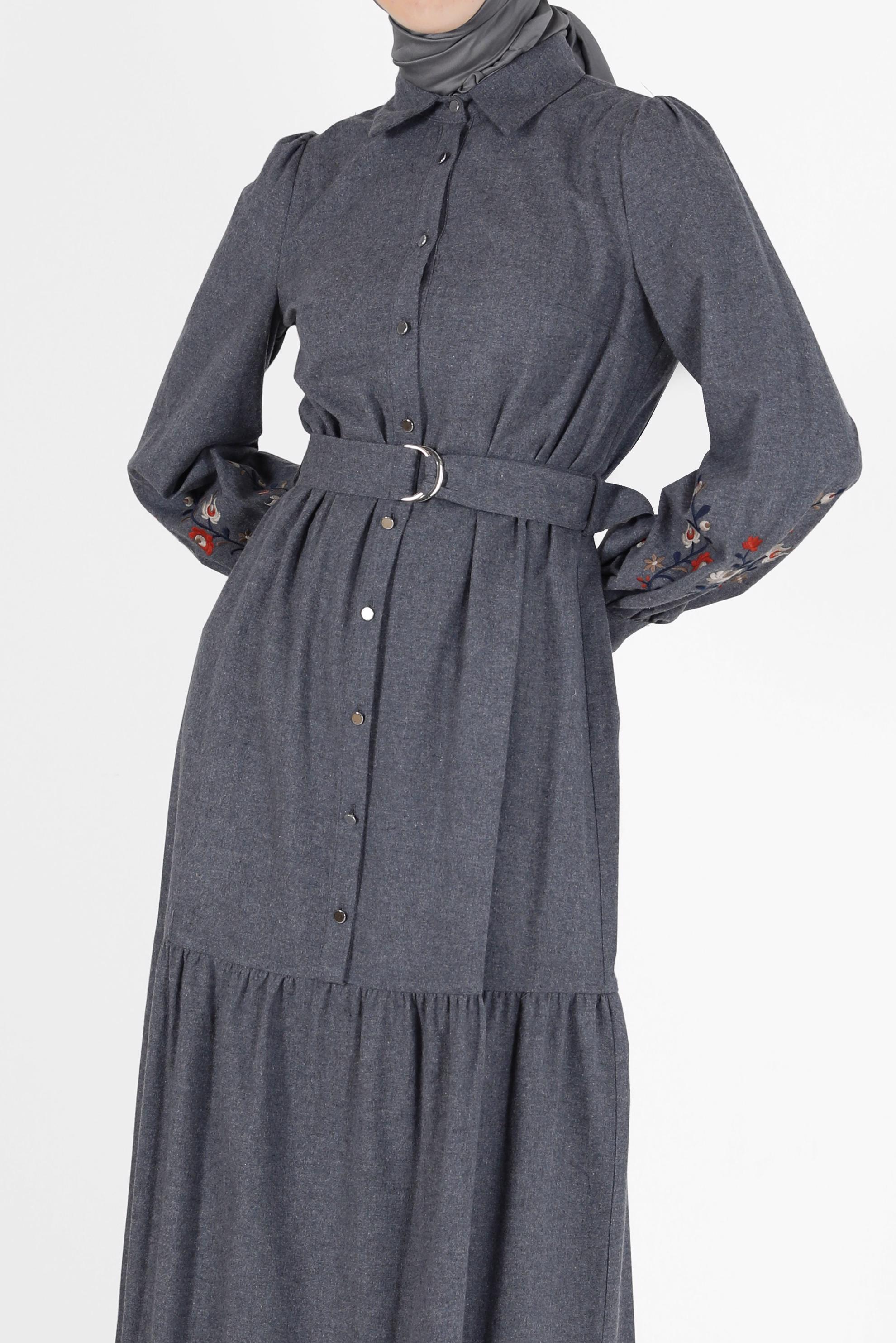 Tesettür giyim LACİVERT KOLLARI İŞLEMELİ KUŞAKLI ELBİSE 42379 