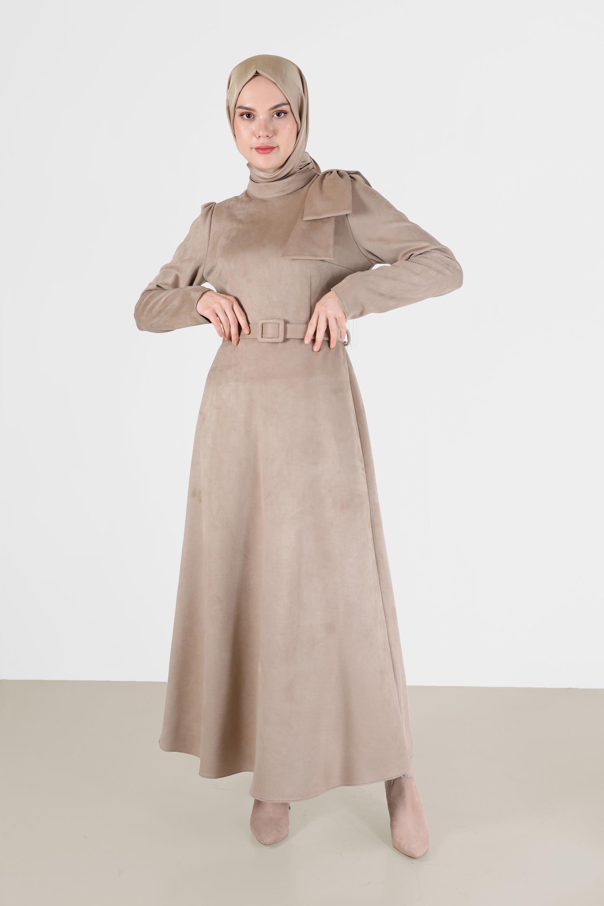 Tesettür giyim BEJ KURDELE DETAYLI KEMERLİ SÜET ELBİSE 42385 