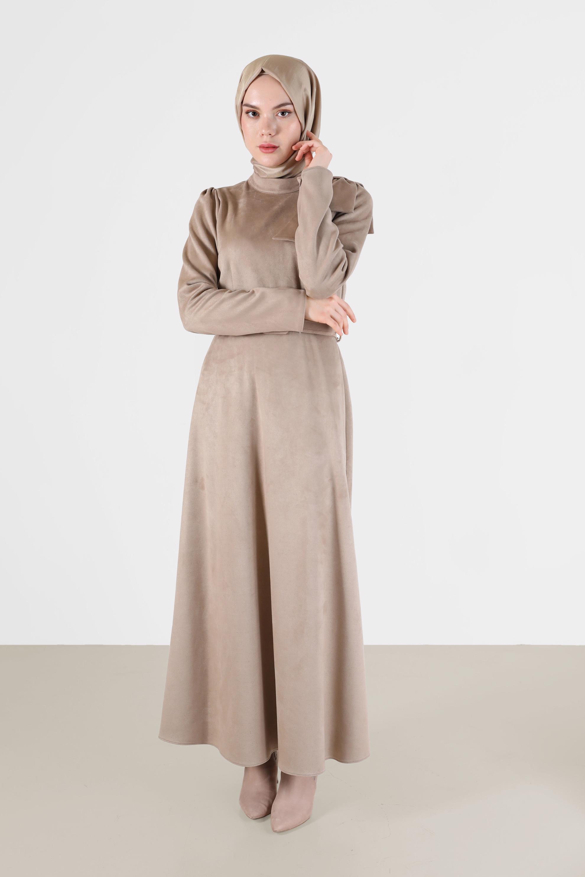 Tesettür giyim BEJ KURDELE DETAYLI KEMERLİ SÜET ELBİSE 42385 