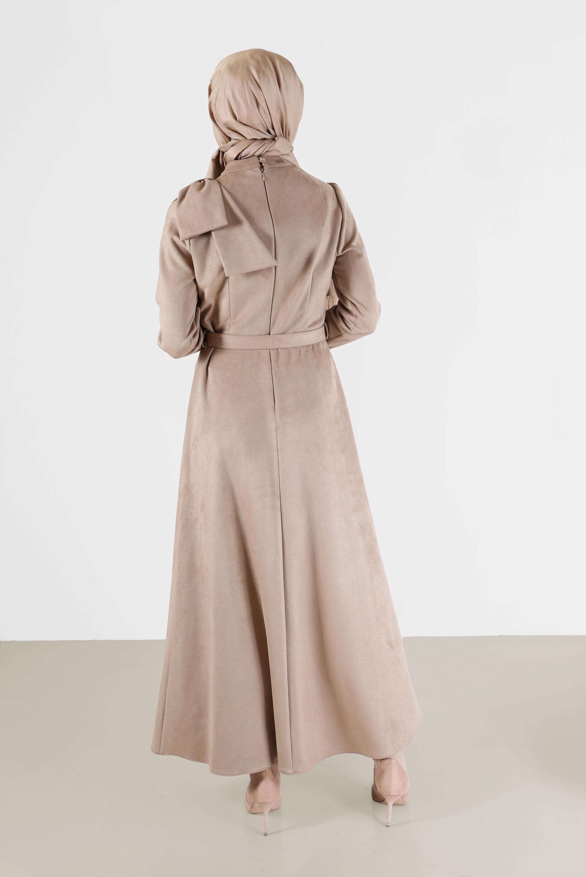 Tesettür giyim BEJ KURDELE DETAYLI KEMERLİ SÜET ELBİSE 42385 