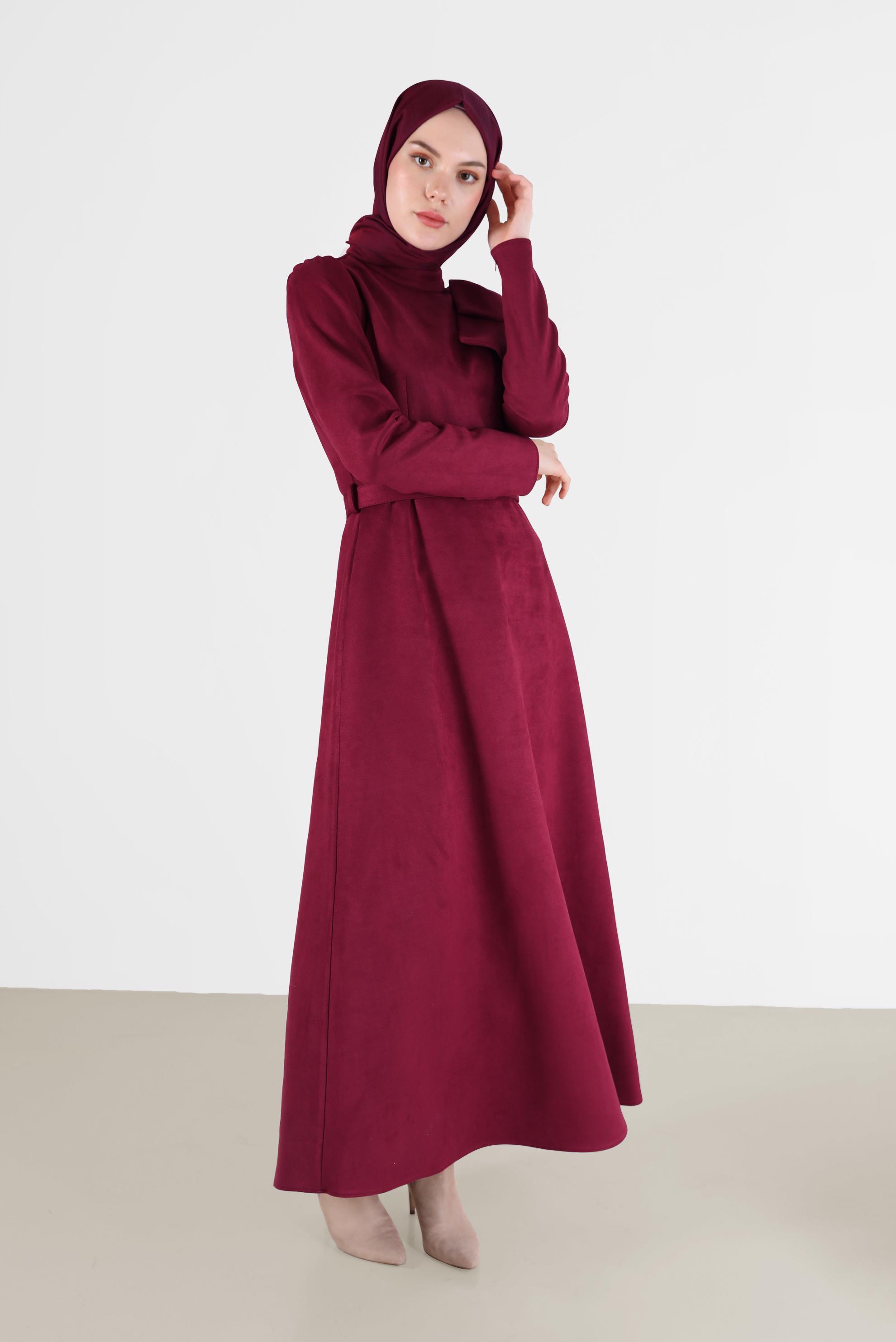 Tesettür giyim BORDO KURDELE DETAYLI KEMERLİ SÜET ELBİSE 42385 