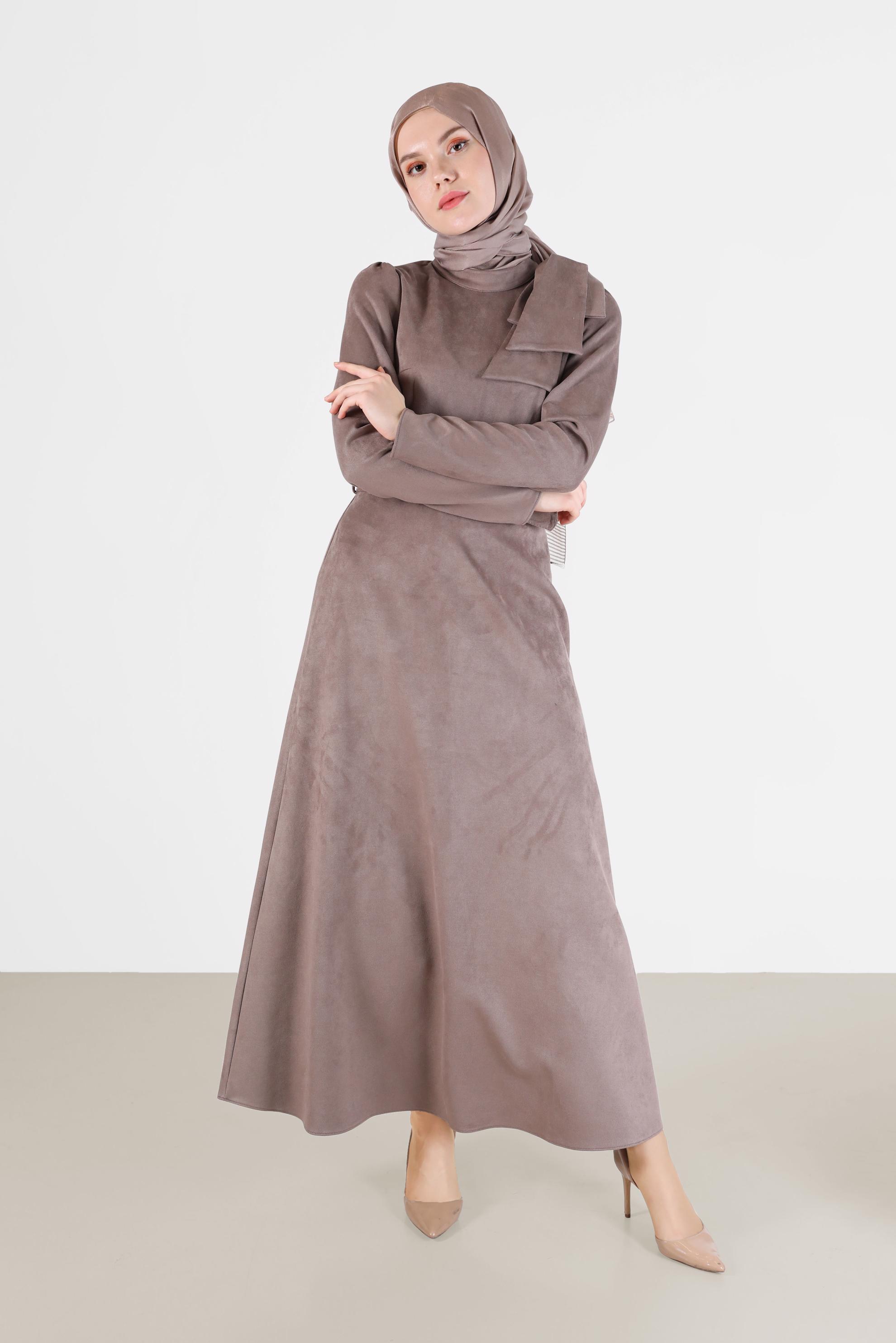 Tesettür giyim VİZON KURDELE DETAYLI KEMERLİ SÜET ELBİSE 42385 