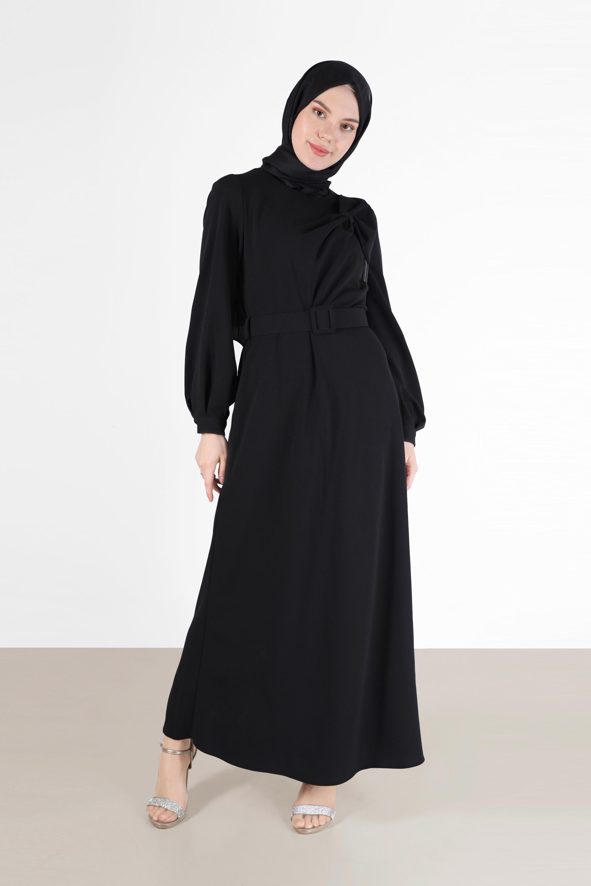Tesettür giyim SİYAH KURDELE DETAYLI KUŞAKLI ELBİSE 42408 