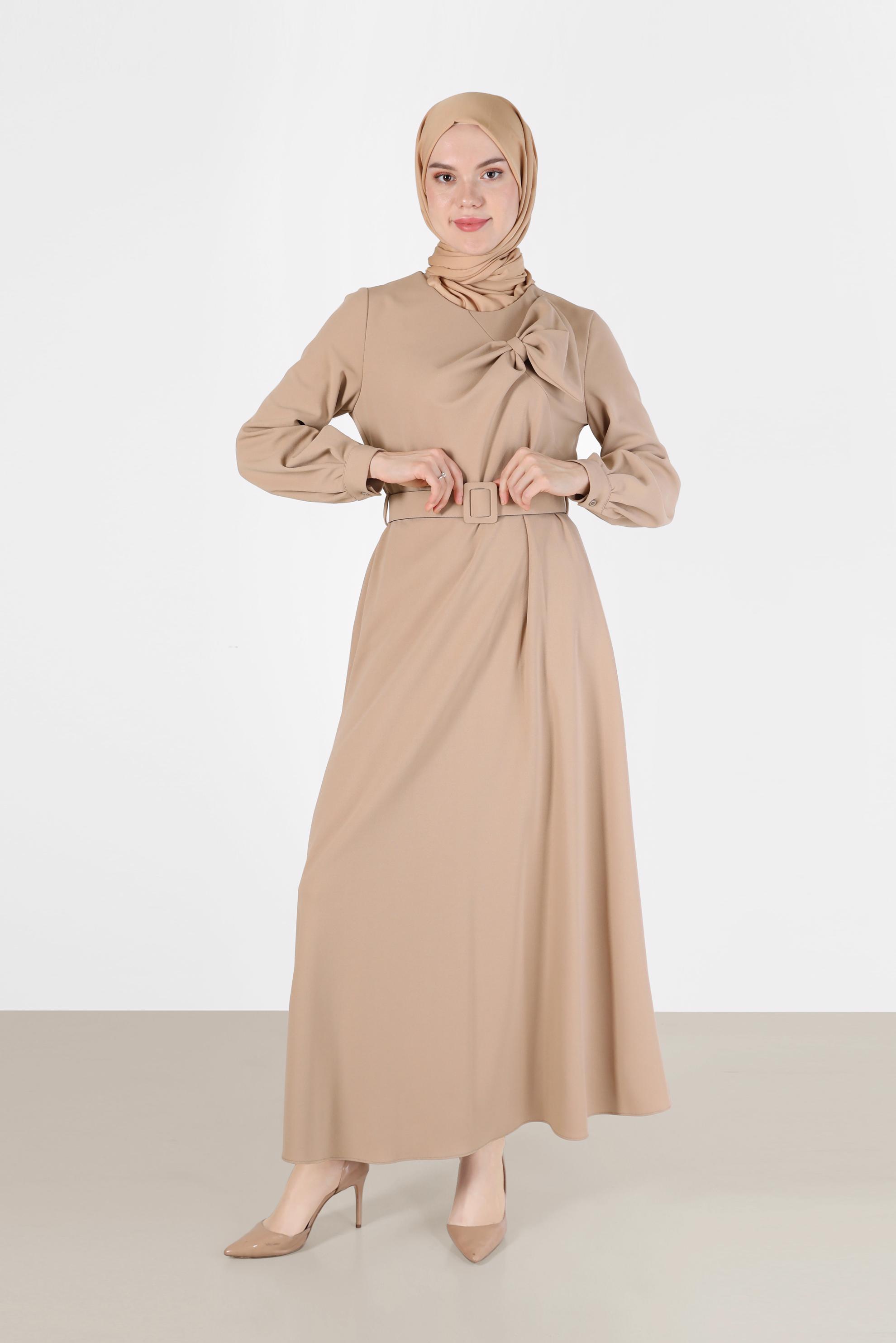 Tesettür giyim BEJ KURDELE DETAYLI KUŞAKLI ELBİSE 42408 