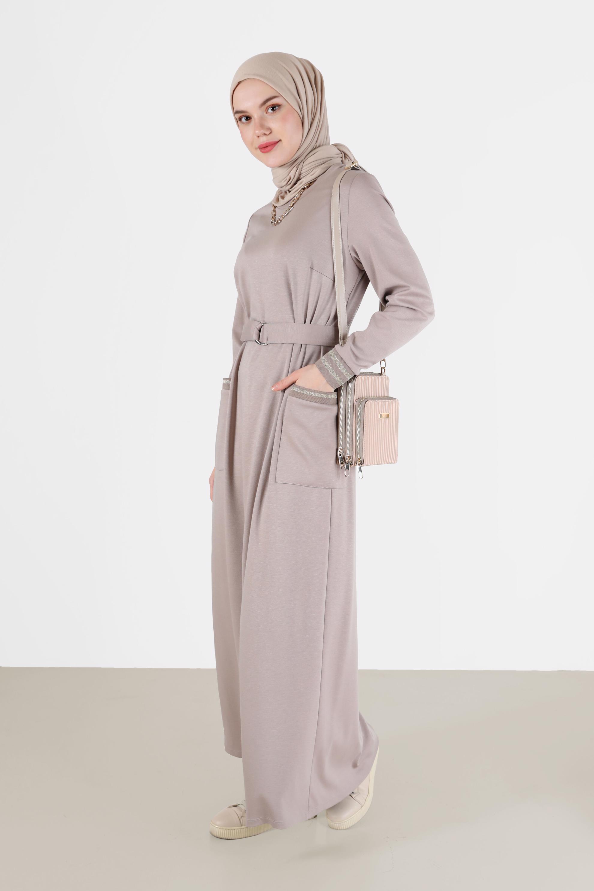 Tesettür giyim BEJ MANŞETLERİ LASTİKLİ BELİ KUŞAKLI ELBİSE 42410 