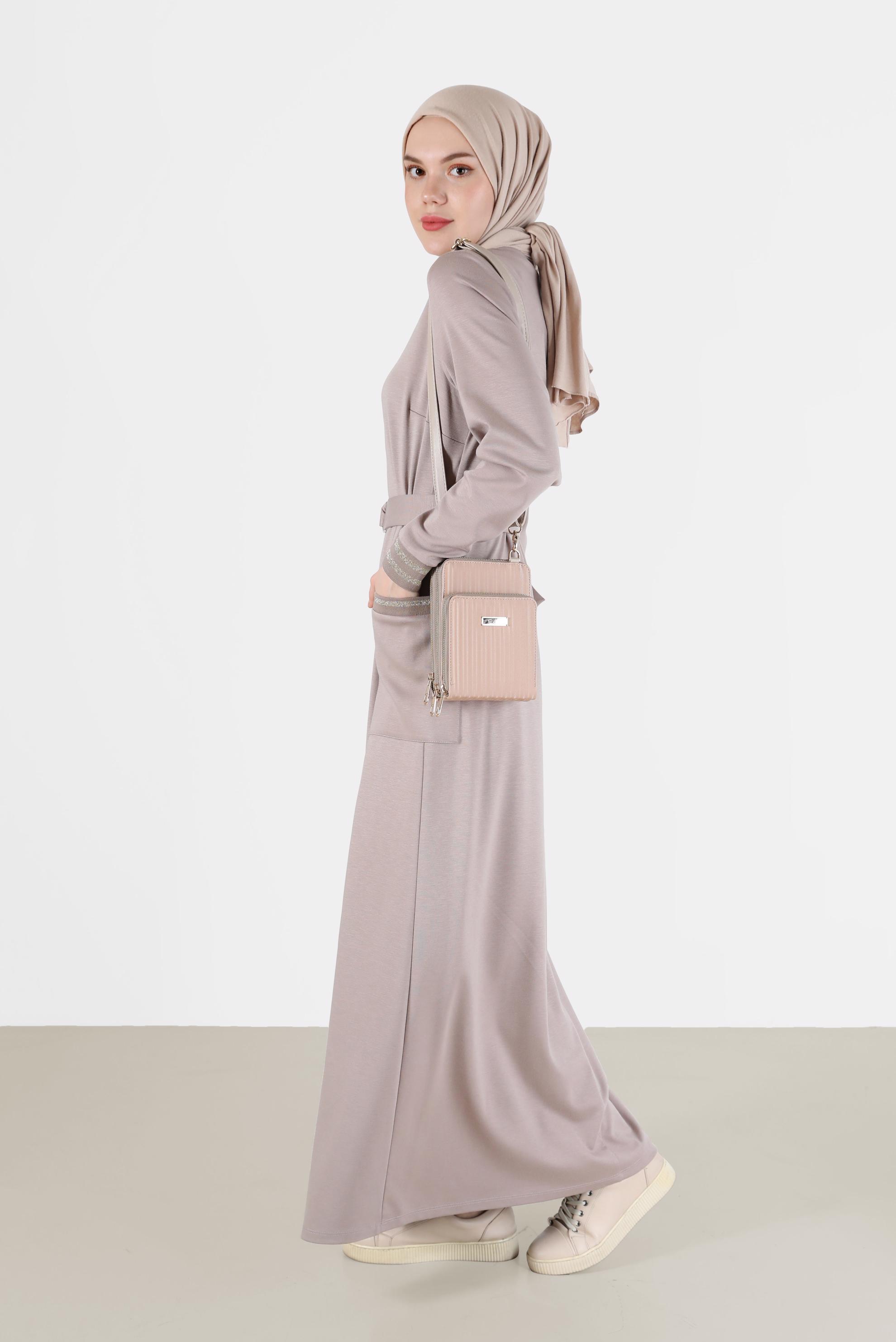 Tesettür giyim BEJ MANŞETLERİ LASTİKLİ BELİ KUŞAKLI ELBİSE 42410 