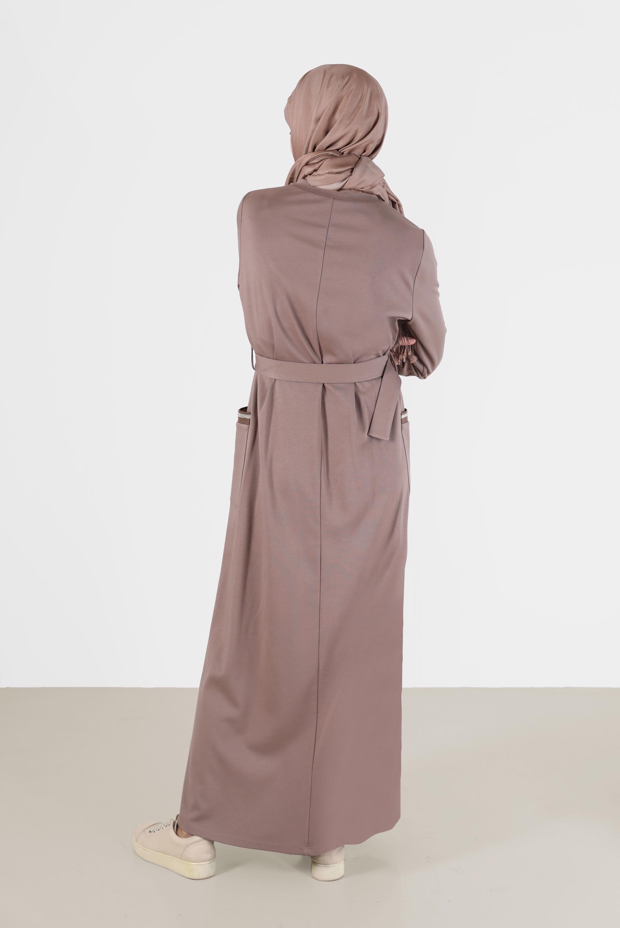 Tesettür giyim KAHVE MANŞETLERİ LASTİKLİ BELİ KUŞAKLI ELBİSE 42410 