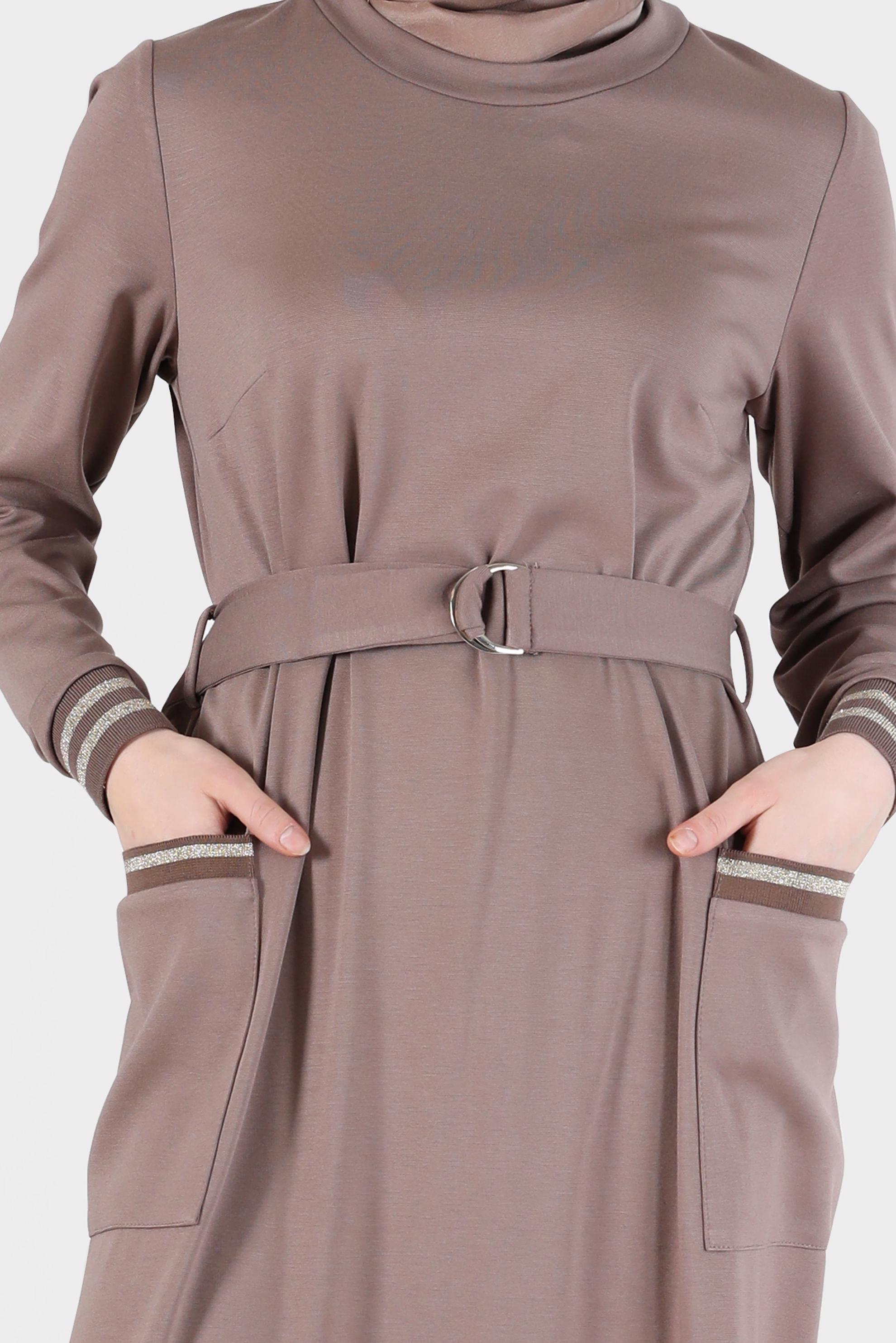 Tesettür giyim KAHVE MANŞETLERİ LASTİKLİ BELİ KUŞAKLI ELBİSE 42410 