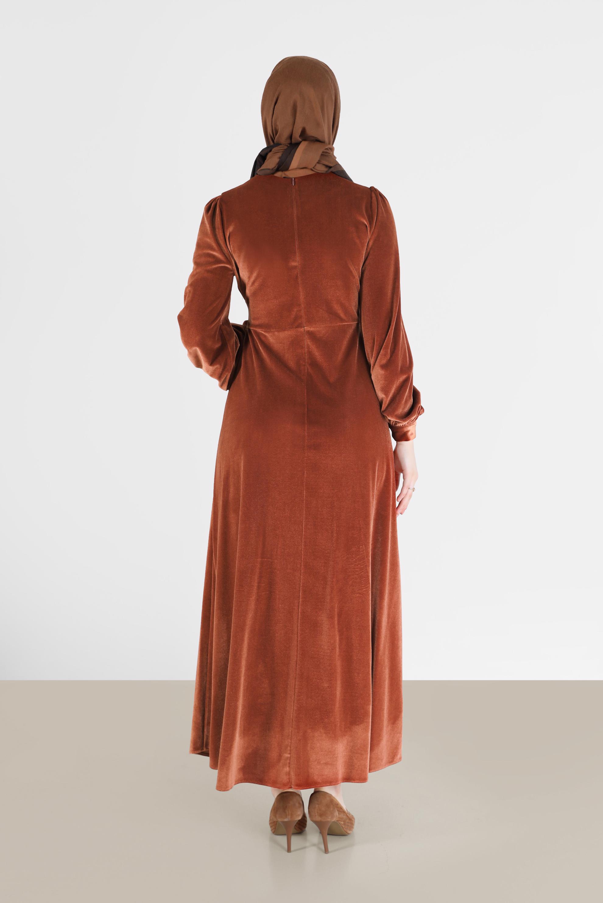 Tesettür giyim TURUNCU YANDAN BAĞLAMA DETAYLI KADİFE ELBİSE 42415 