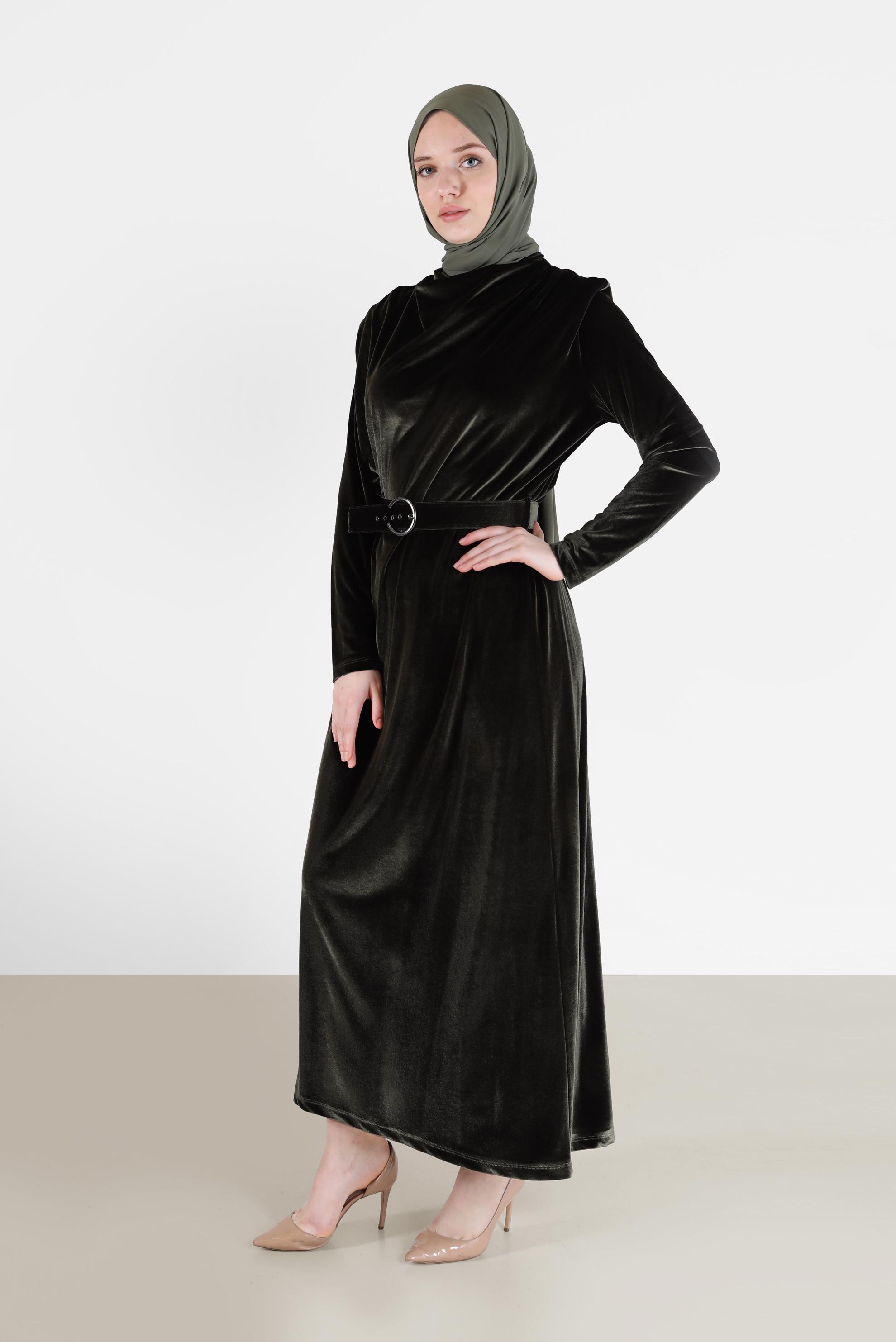 Tesettür giyim HAKİ BELİ KUŞAKLI KADİFE ELBİSE 42416 