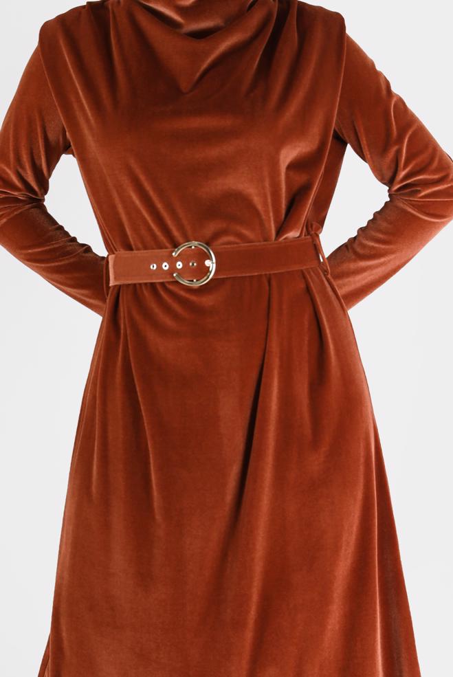 Tesettür giyim TURUNCU BELİ KUŞAKLI KADİFE ELBİSE 42416  - ALVİNA