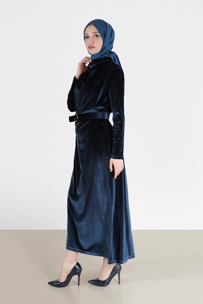 Tesettür giyim LACİVERT BELİ KUŞAKLI KADİFE ELBİSE 42416  - ALVİNA