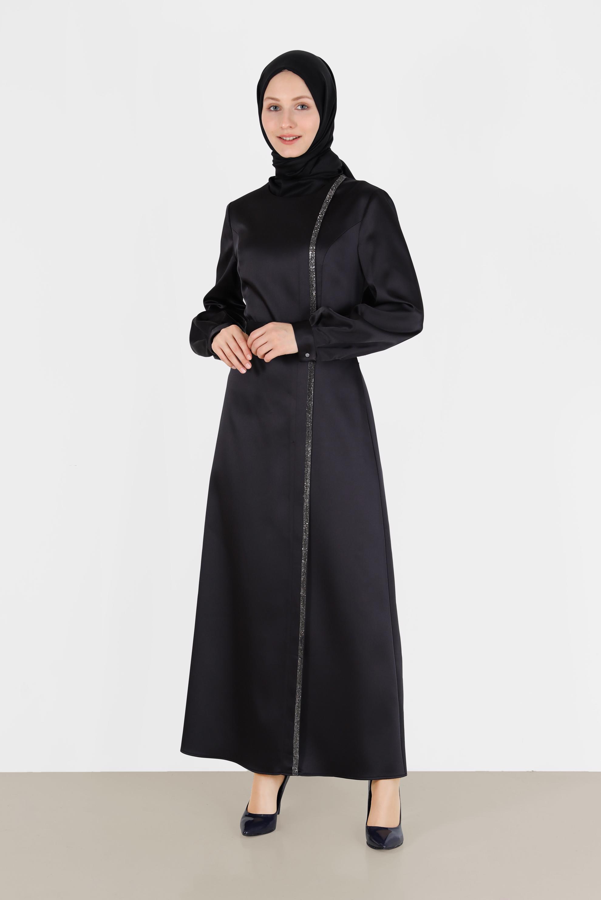 Vêtements hijab NOIR ROBE EN SATIN À RAYURES ET PIERRES PRÉCIEUSES 42417