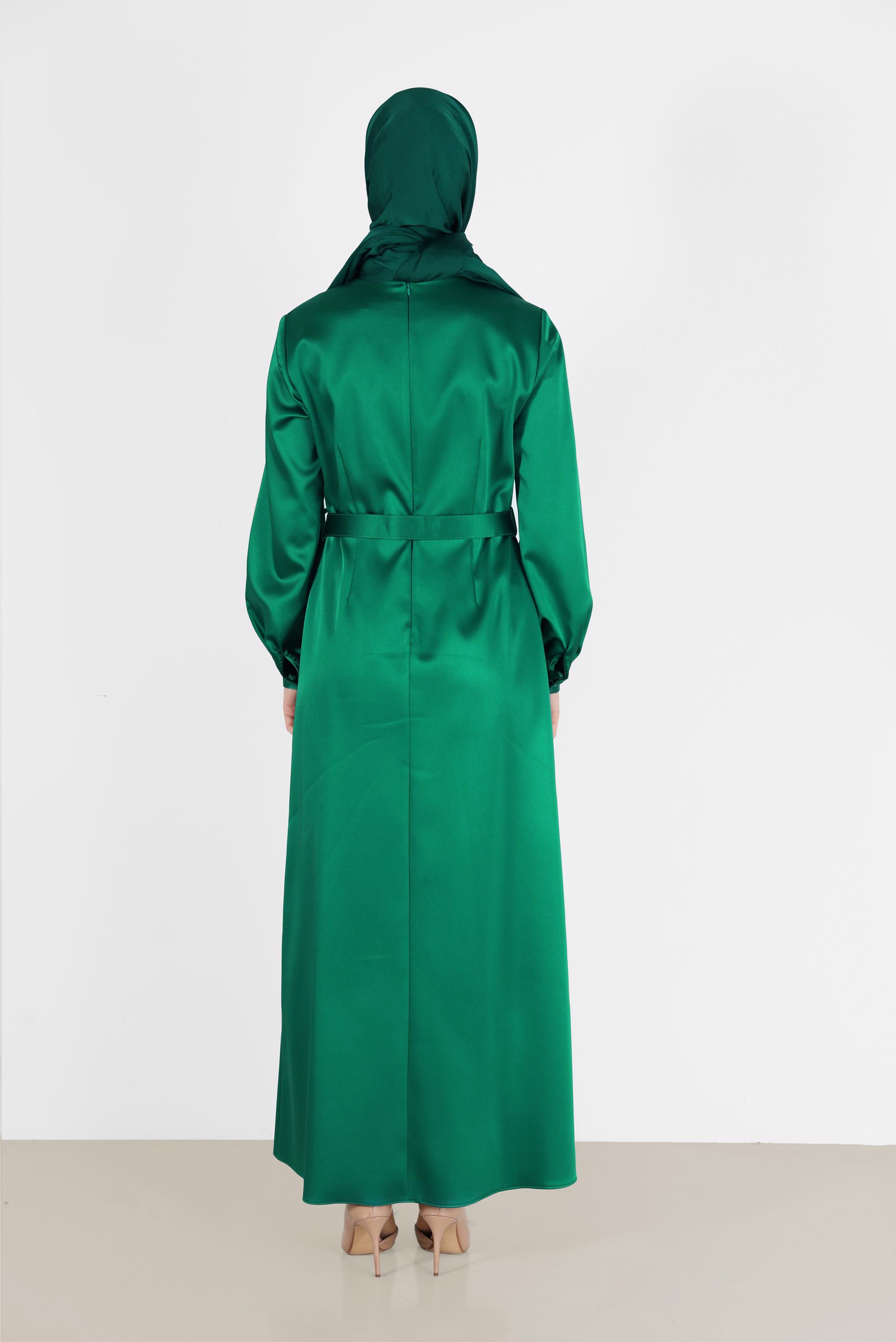 Vêtements hijab VERT ROBE EN SATIN À RAYURES ET PIERRES PRÉCIEUSES 42417