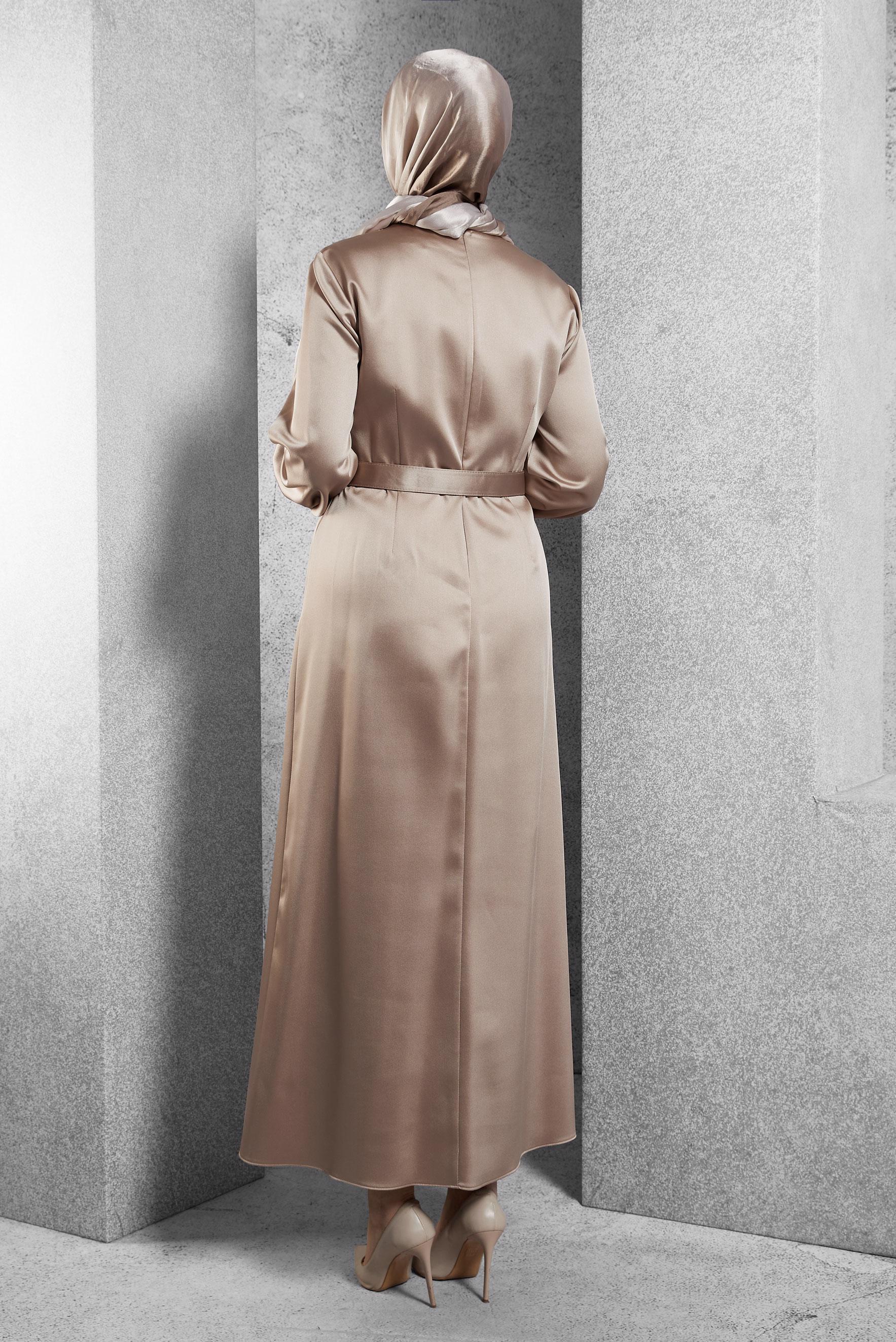 Vêtements hijab BEIGE ROBE EN SATIN À RAYURES ET PIERRES PRÉCIEUSES 42417