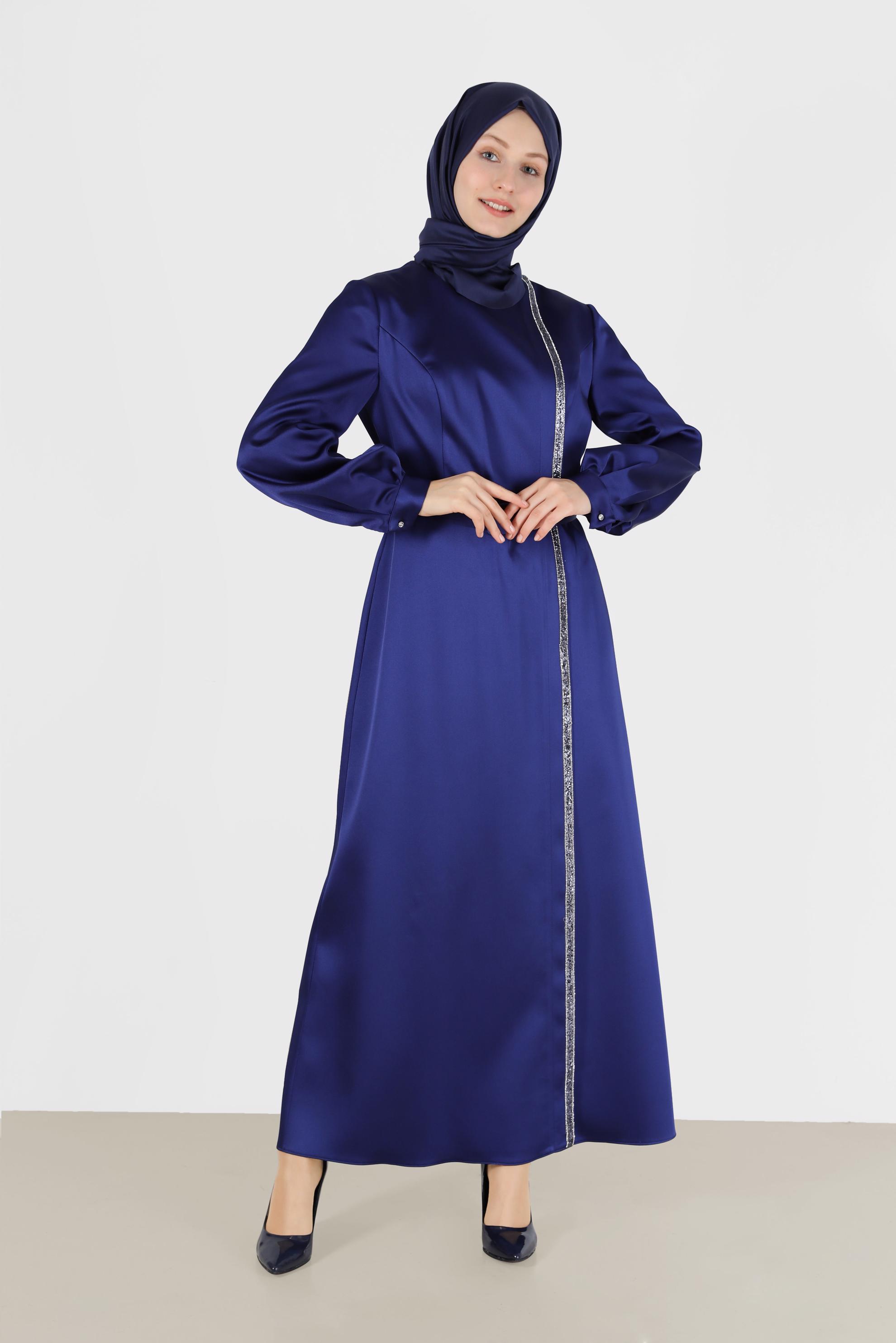 Vêtements hijab BLEU ROBE EN SATIN À RAYURES ET PIERRES PRÉCIEUSES 42417