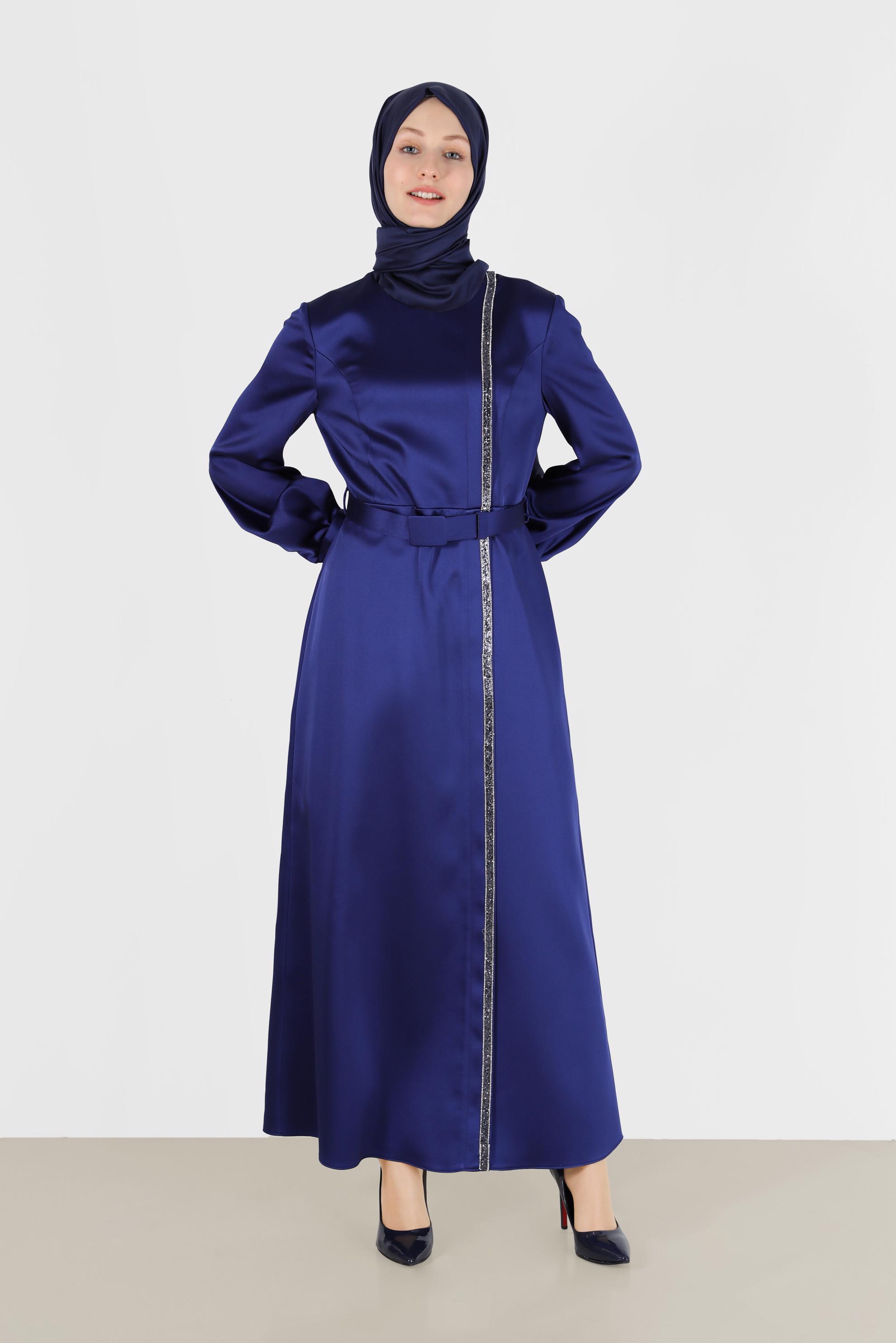 Vêtements hijab BLEU ROBE EN SATIN À RAYURES ET PIERRES PRÉCIEUSES 42417