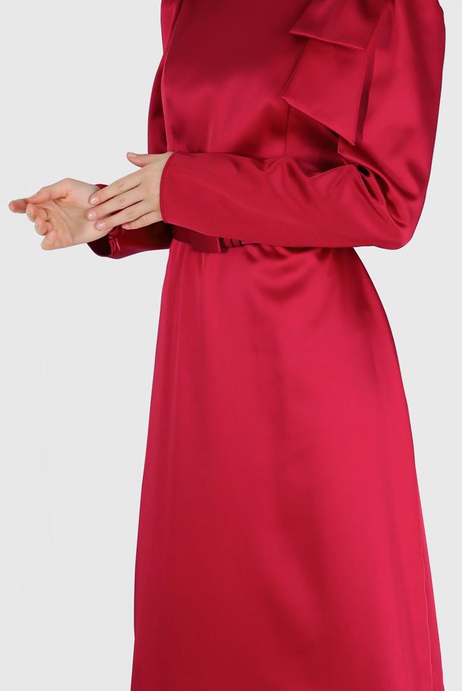 Vêtements hijab ROUGE ROBE EN SATIN AVEC CEINTURE ET DÉTAIL MANCHES 42419 - ALVİNA
