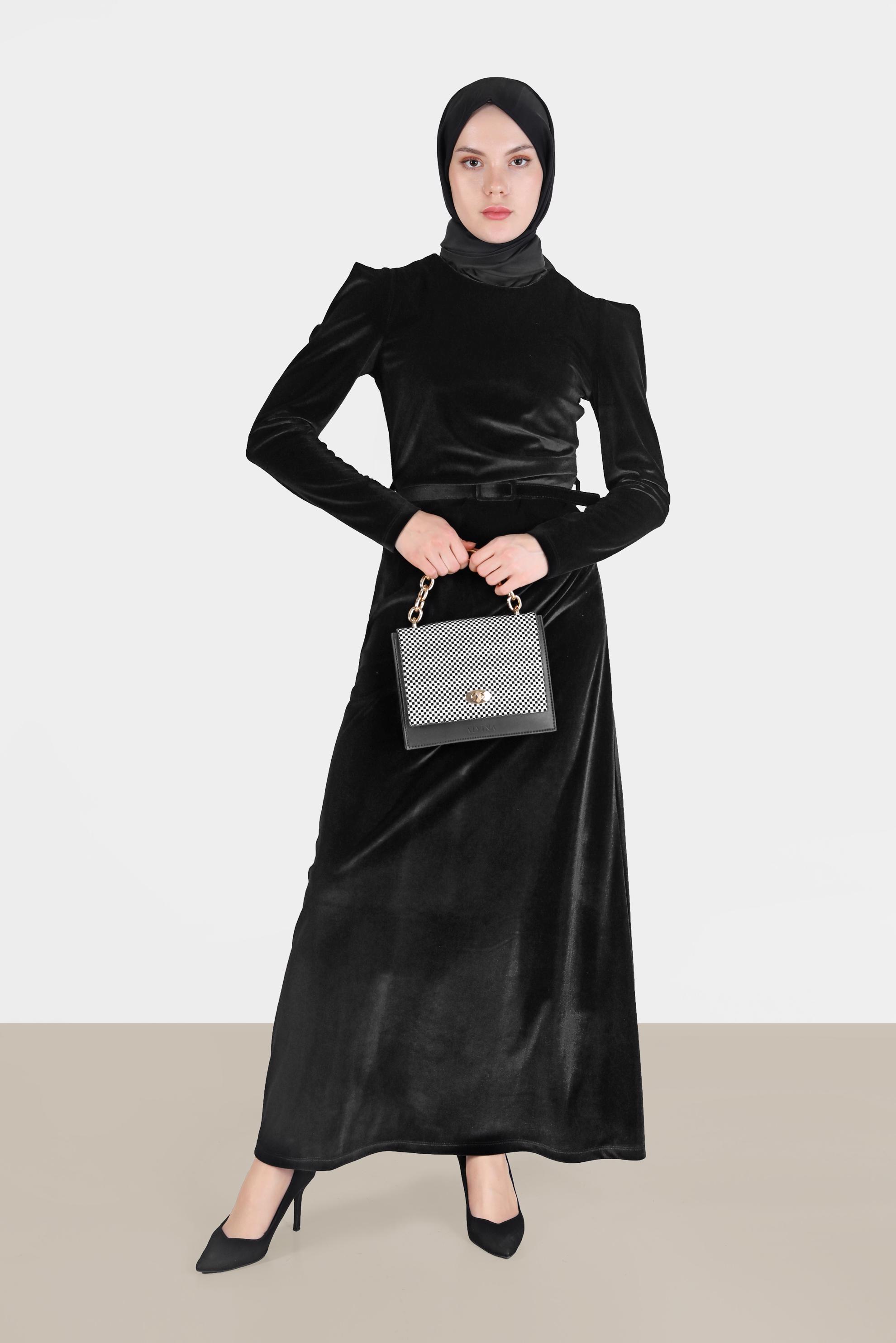 Tesettür giyim SİYAH KEMER DETAYLI KADİFE ELBİSE 42452 