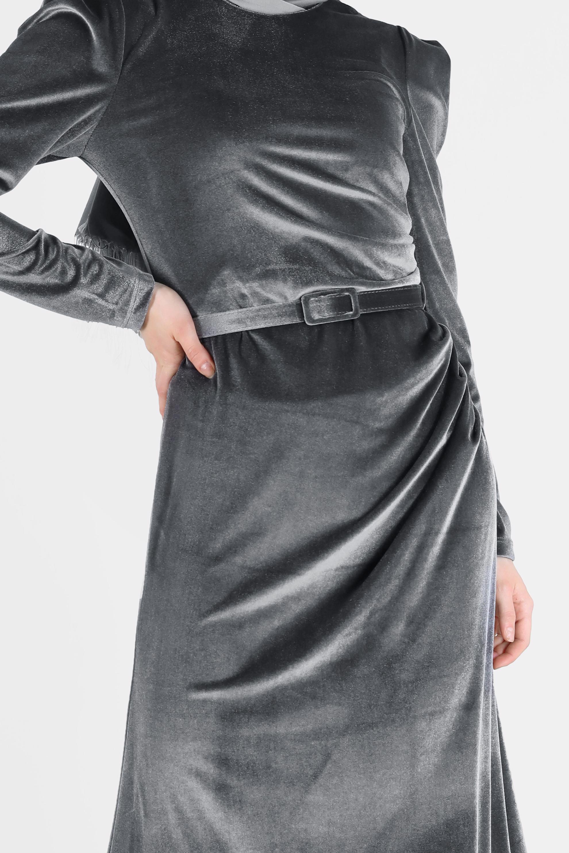 Tesettür giyim GÜMÜŞ KEMER DETAYLI KADİFE ELBİSE 42452 