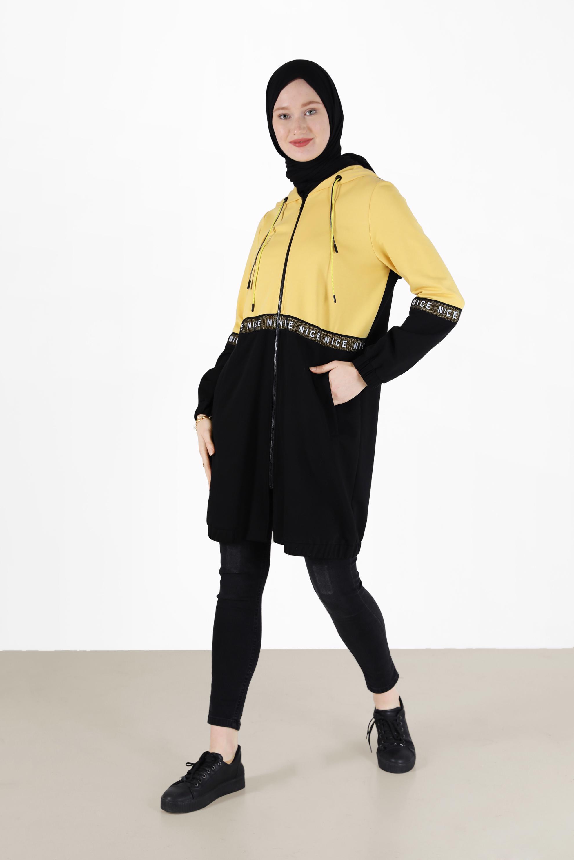 Tesettür giyim SARI YAZI DETAYLI KAPÜŞONLU EŞOFMAN TUNİK 42173 