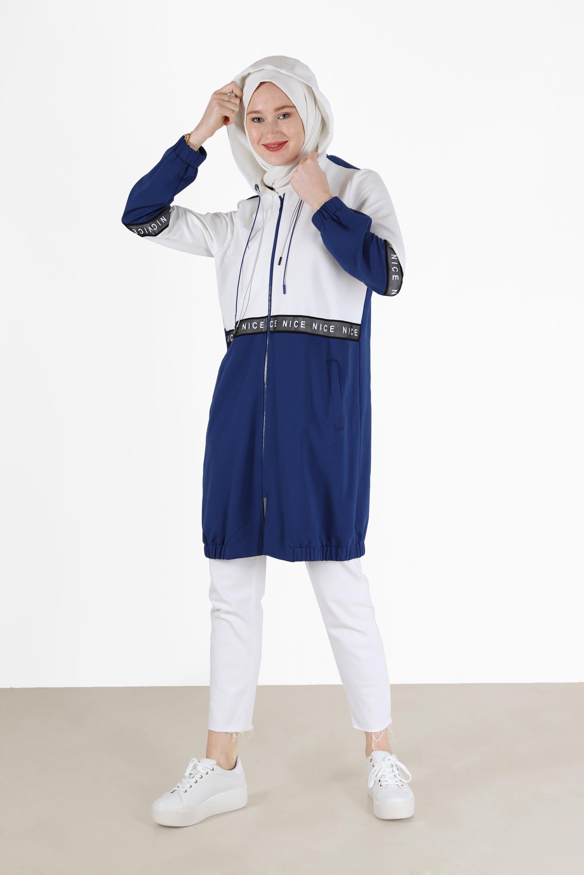 Tesettür giyim BEYAZ YAZI DETAYLI KAPÜŞONLU EŞOFMAN TUNİK 42173 