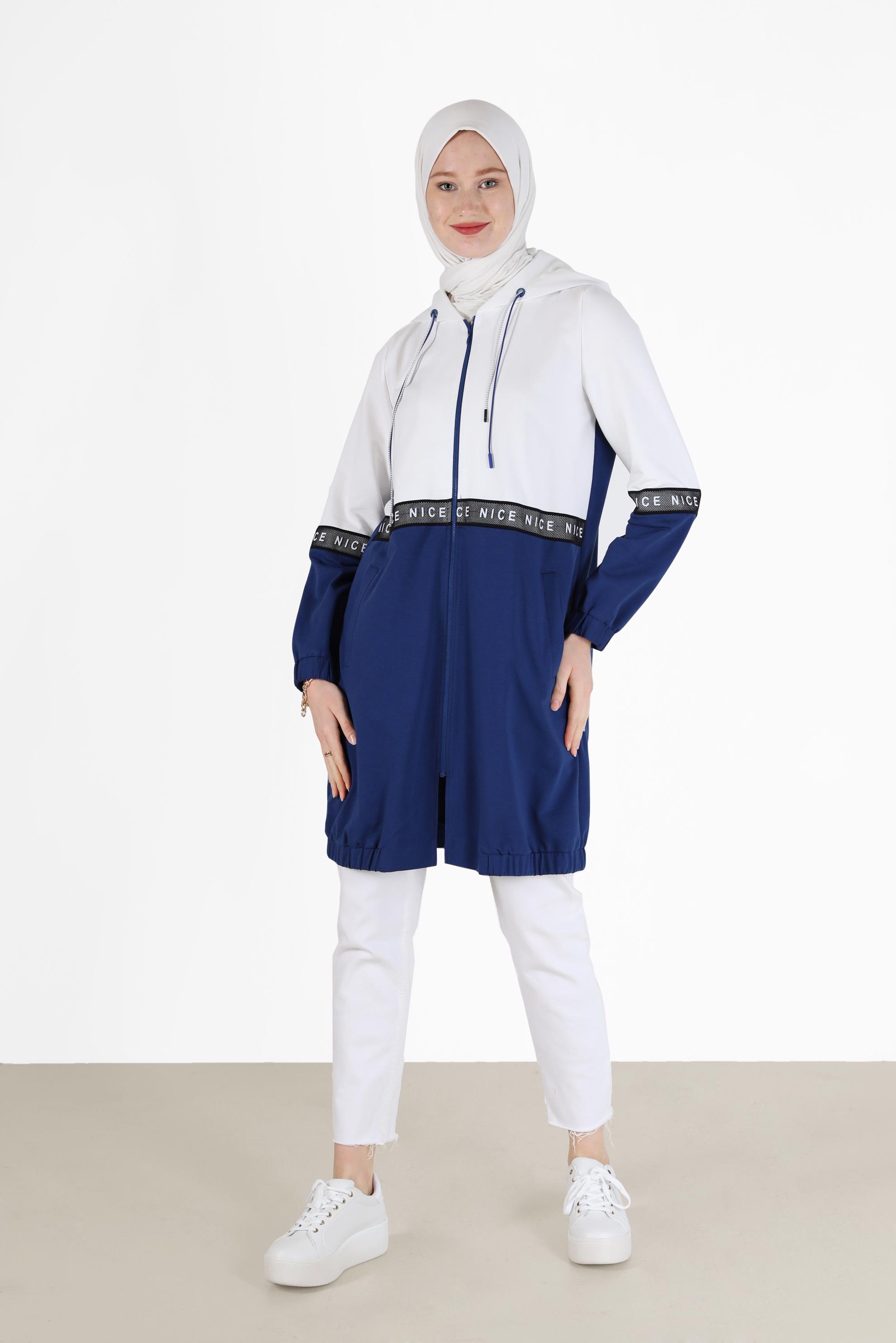 Tesettür giyim BEYAZ YAZI DETAYLI KAPÜŞONLU EŞOFMAN TUNİK 42173 