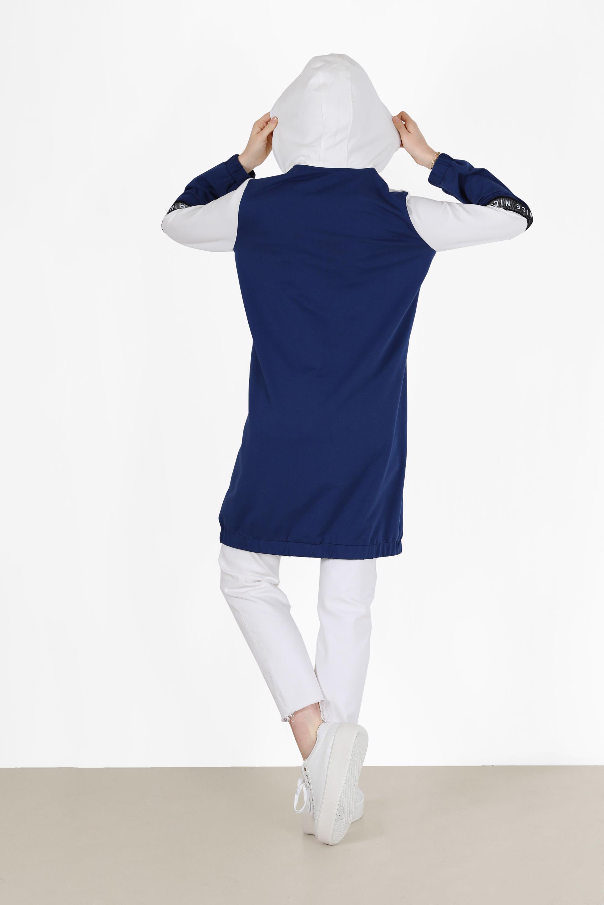 Tesettür giyim BEYAZ YAZI DETAYLI KAPÜŞONLU EŞOFMAN TUNİK 42173 