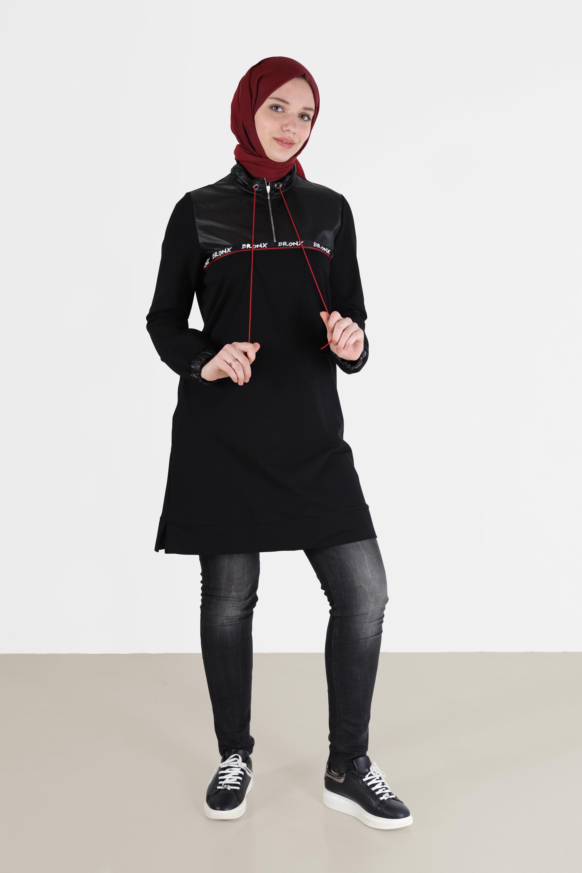 Tesettür giyim SİYAH YAZI BASKILI DERİ DETAYLI EŞOFMAN TUNİK 42175 