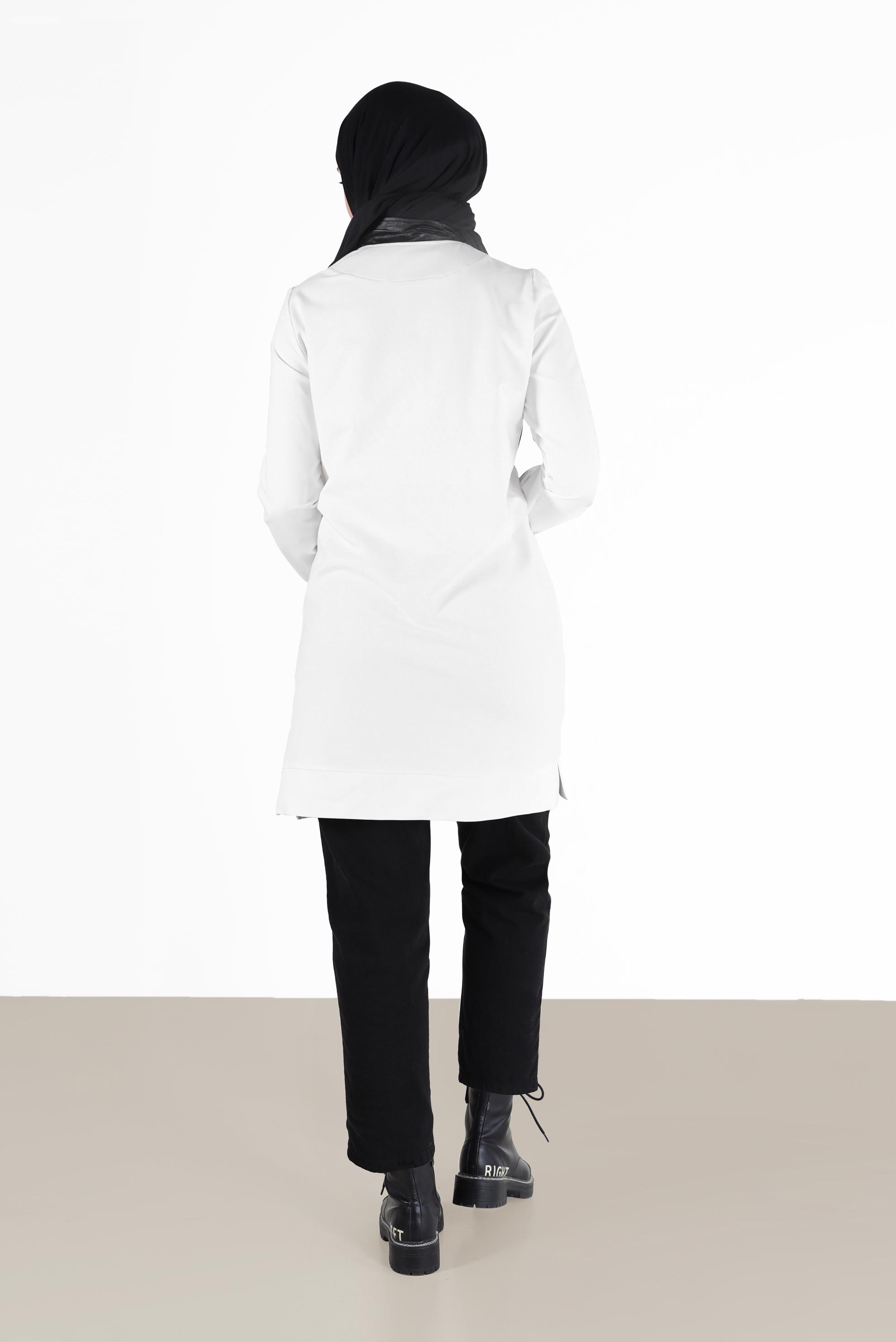 Tesettür giyim BEYAZ YAZI BASKILI DERİ DETAYLI EŞOFMAN TUNİK 42175 