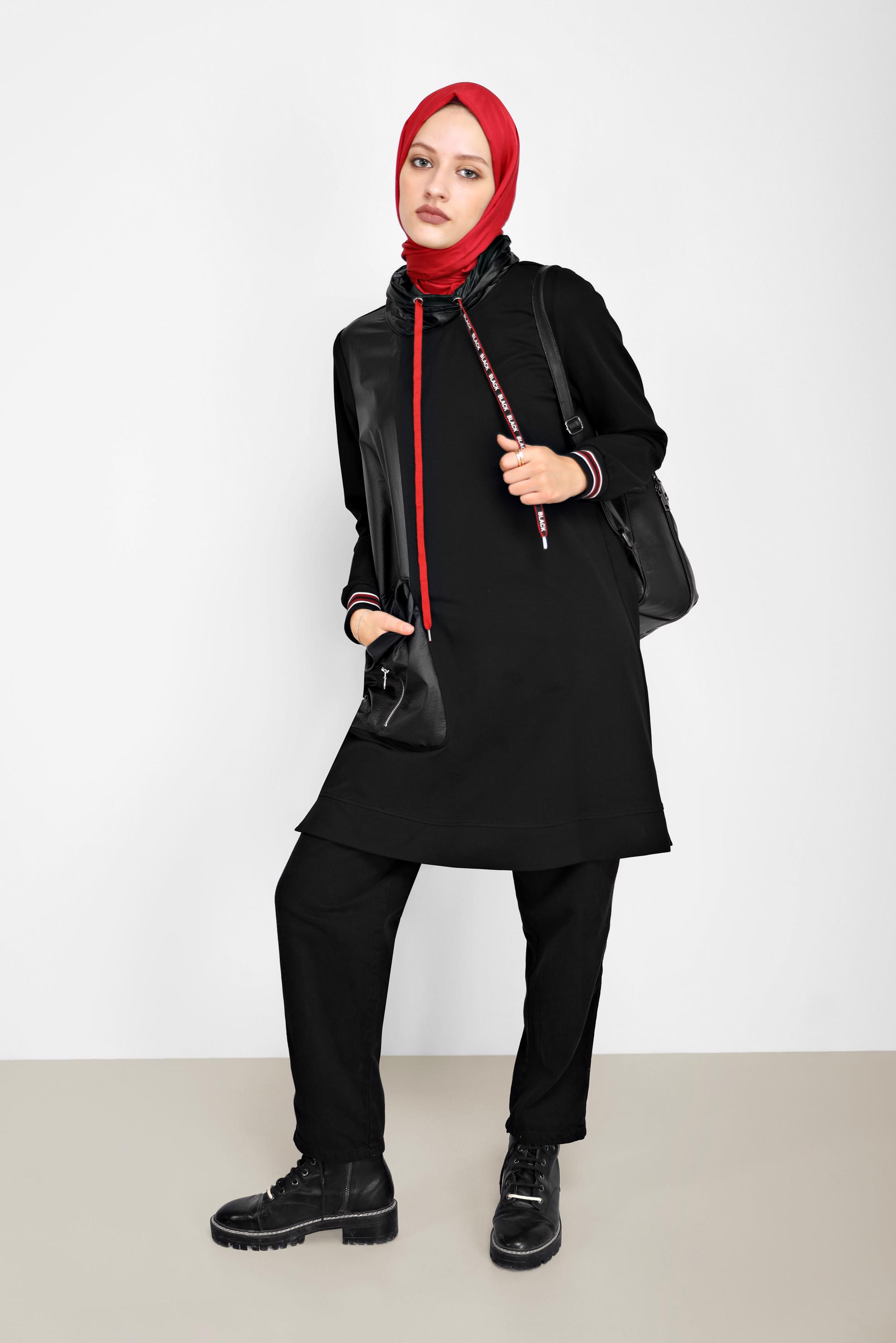 Tesettür giyim SİYAH DERİ DETAYLI YAKASI BAĞCIKLI EŞOFMAN TUNİK 42176 