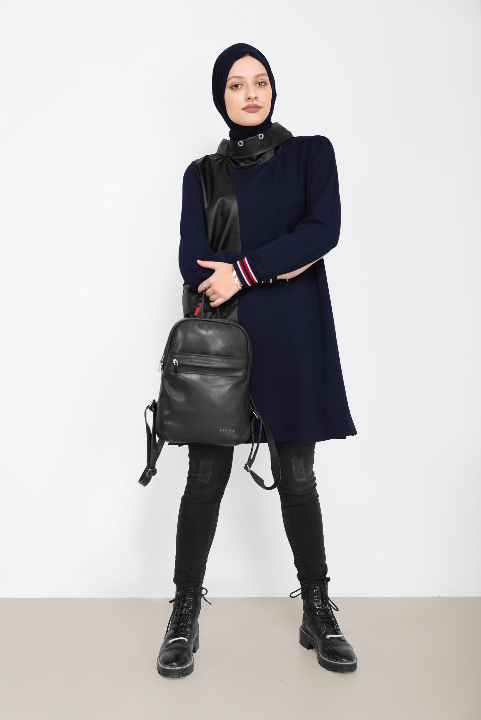 Tesettür giyim LACİVERT DERİ DETAYLI YAKASI BAĞCIKLI EŞOFMAN TUNİK 42176 