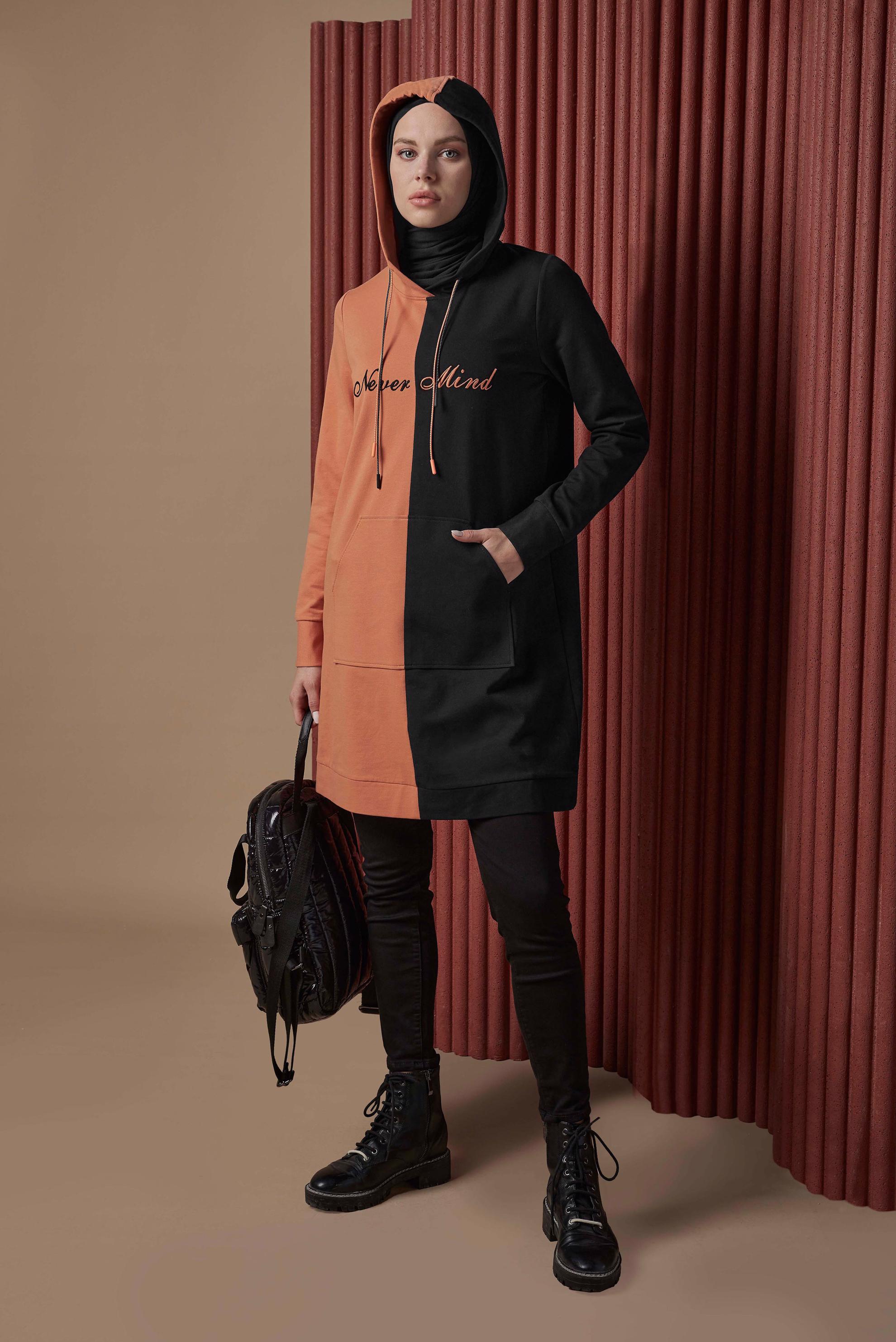 Tesettür giyim SİYAH İKİ RENKLİ YAZI BASKILI EŞOFMAN TUNİK 42178	