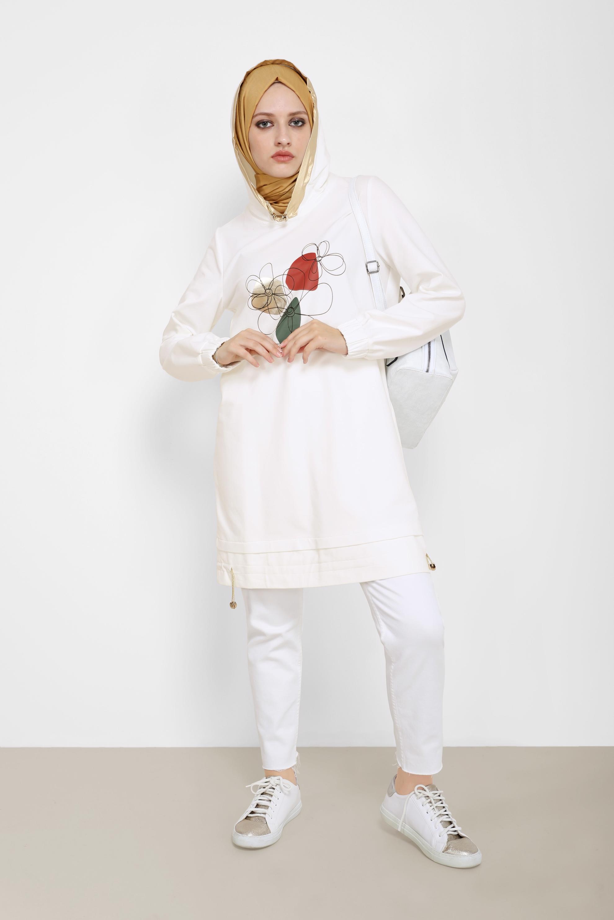 Tesettür giyim BEYAZ ÇİÇEK BASKILI KAPÜŞONLU EŞOFMAN TUNİK 42184 