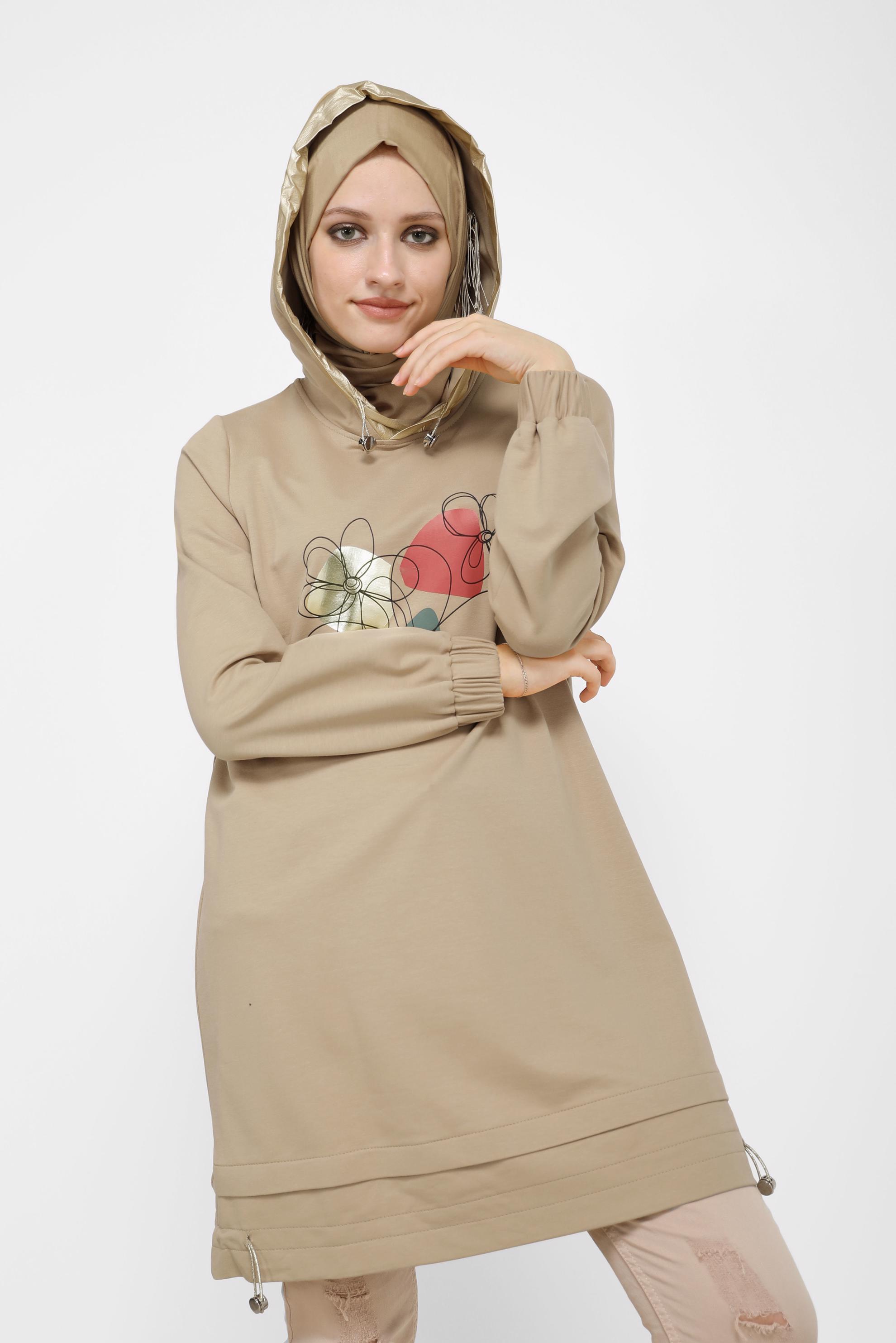 Tesettür giyim BEJ ÇİÇEK BASKILI KAPÜŞONLU EŞOFMAN TUNİK 42184 