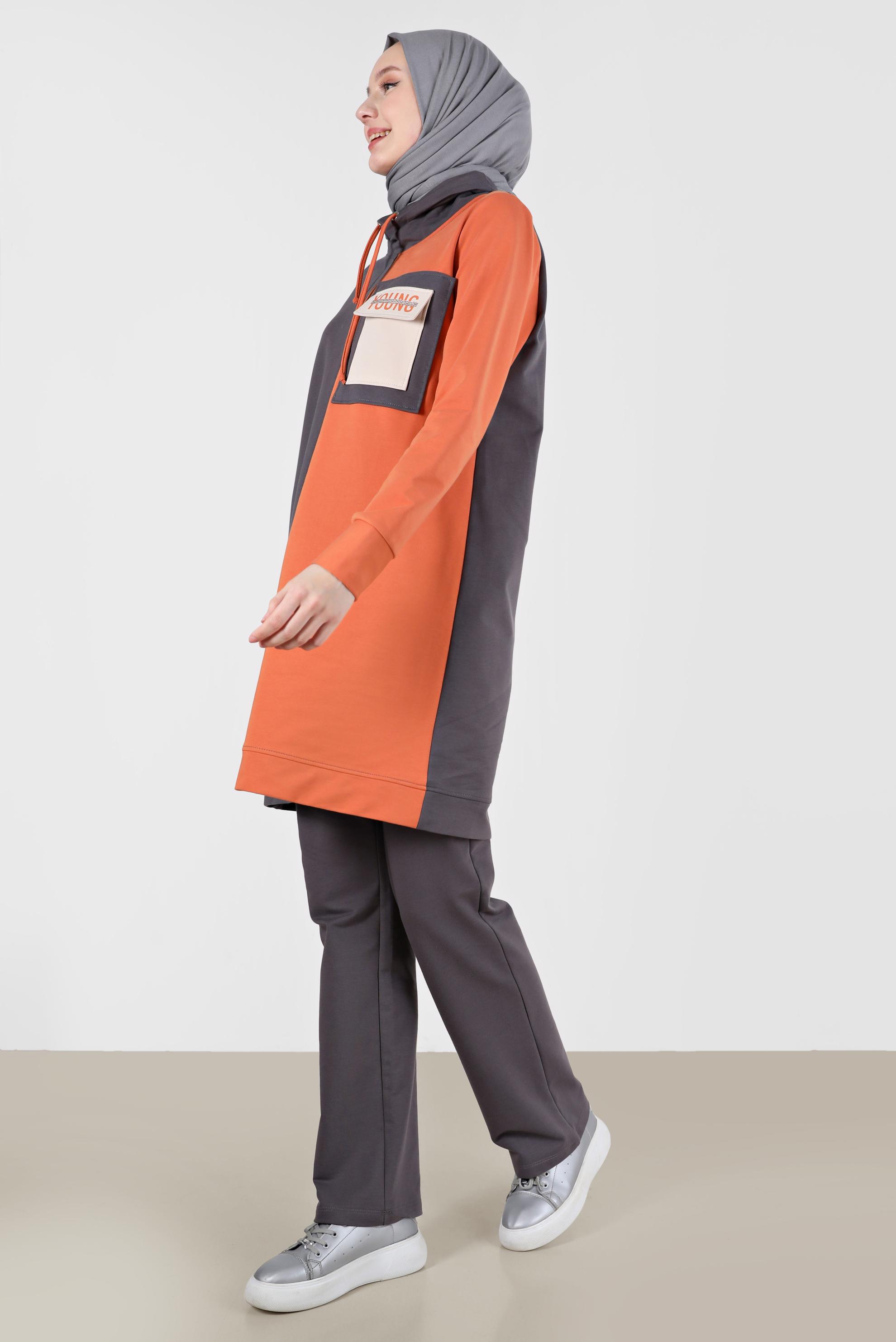 Vêtements hijab GRIS ENSEMBLE DE SURVÊTEMENT AVEC DÉTAILS SLOGAN 42239