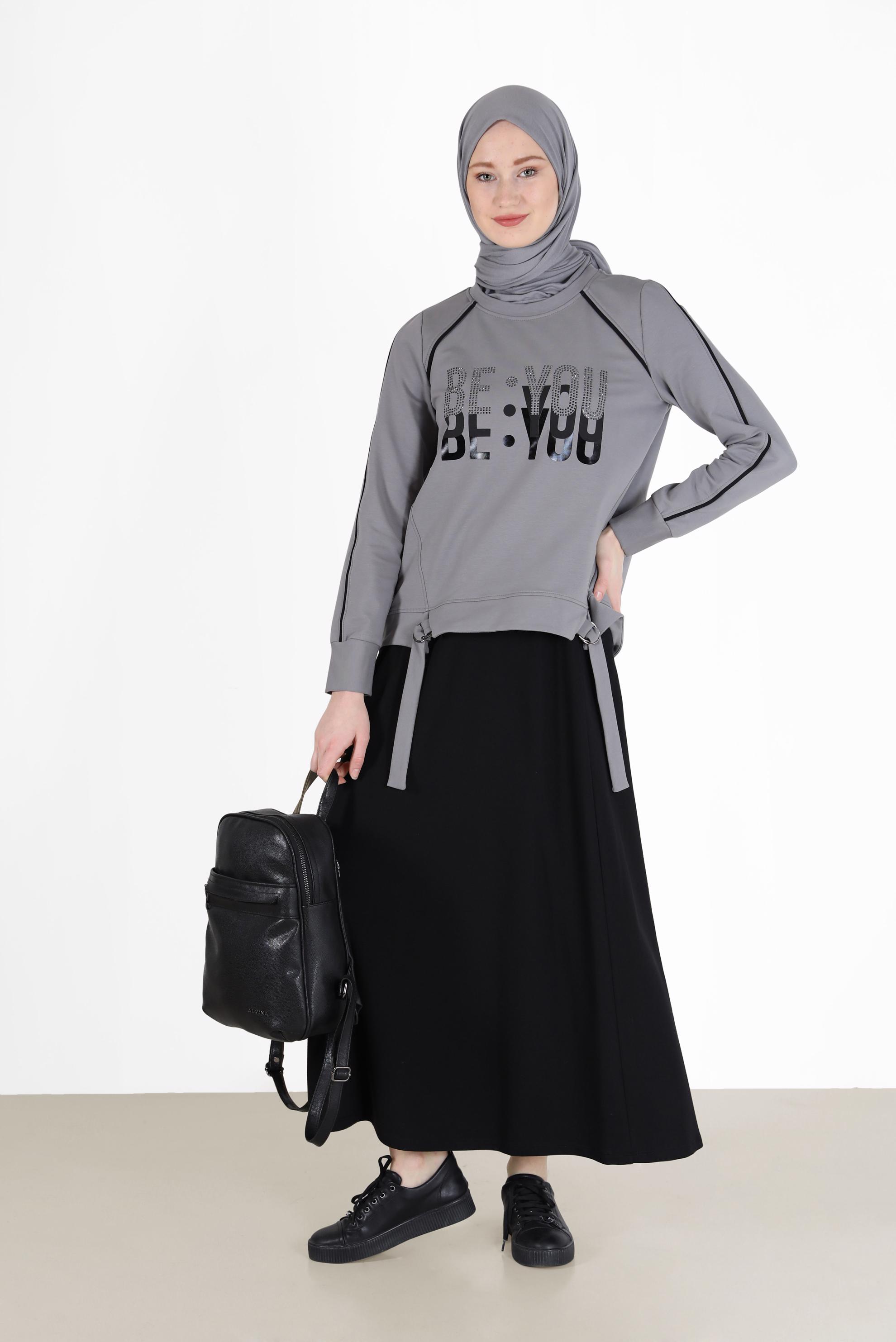 Tesettür giyim GRİ BASKI DETAYLI İKİLİ ETEKLİ EŞOFMAN TAKIM 42240 