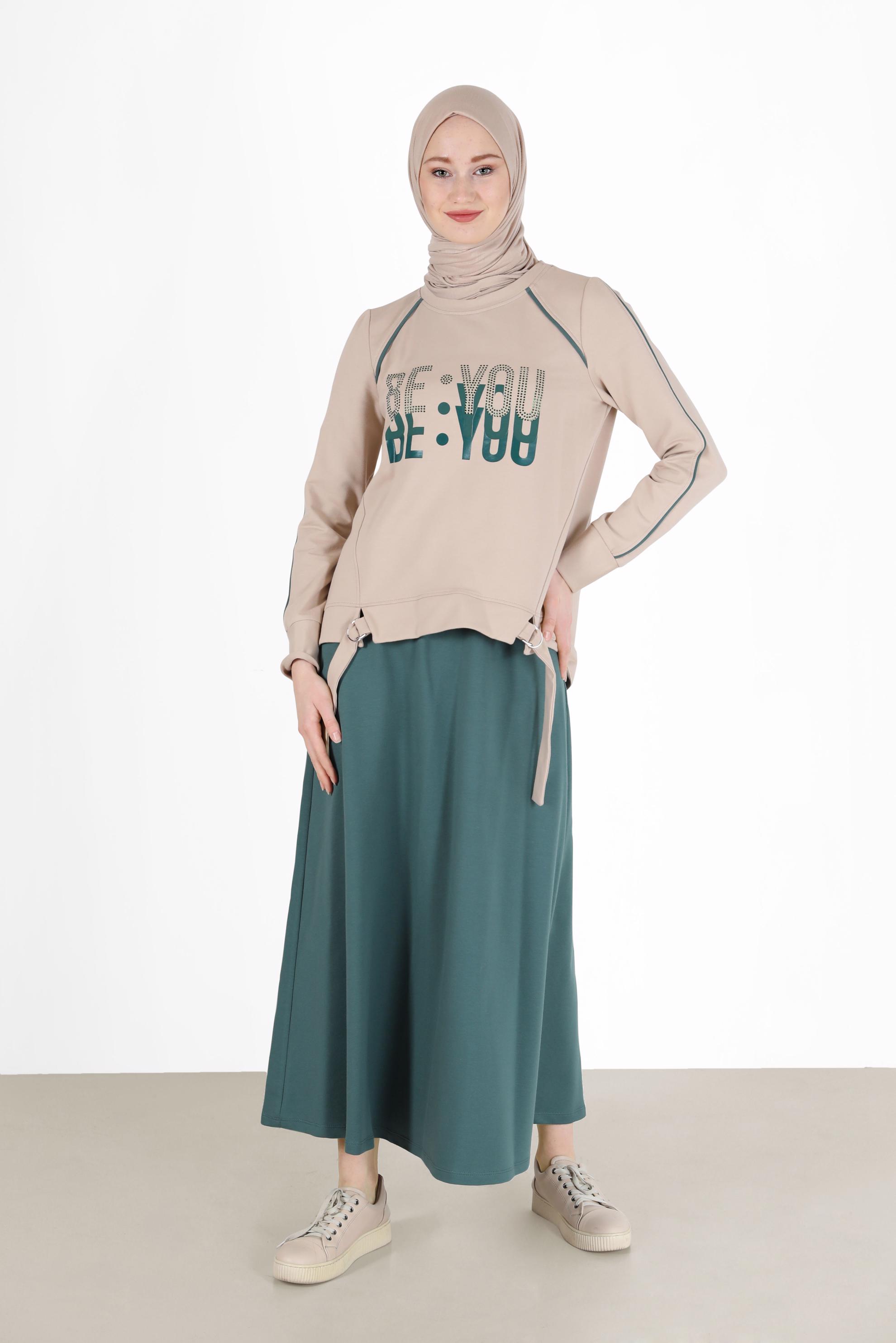 Tesettür giyim BEJ BASKI DETAYLI İKİLİ ETEKLİ EŞOFMAN TAKIM 42240 